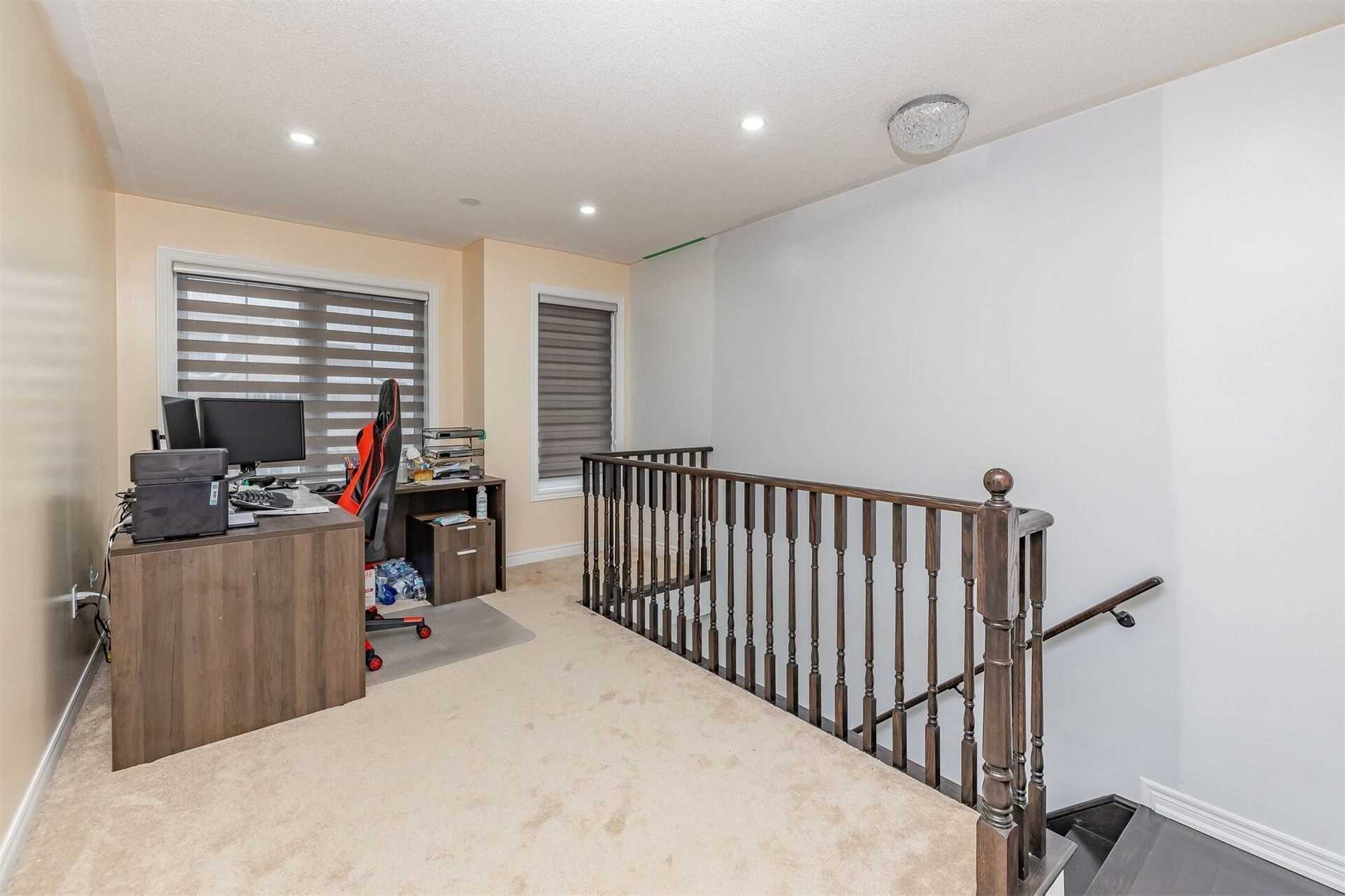 107 Banbridge Cres