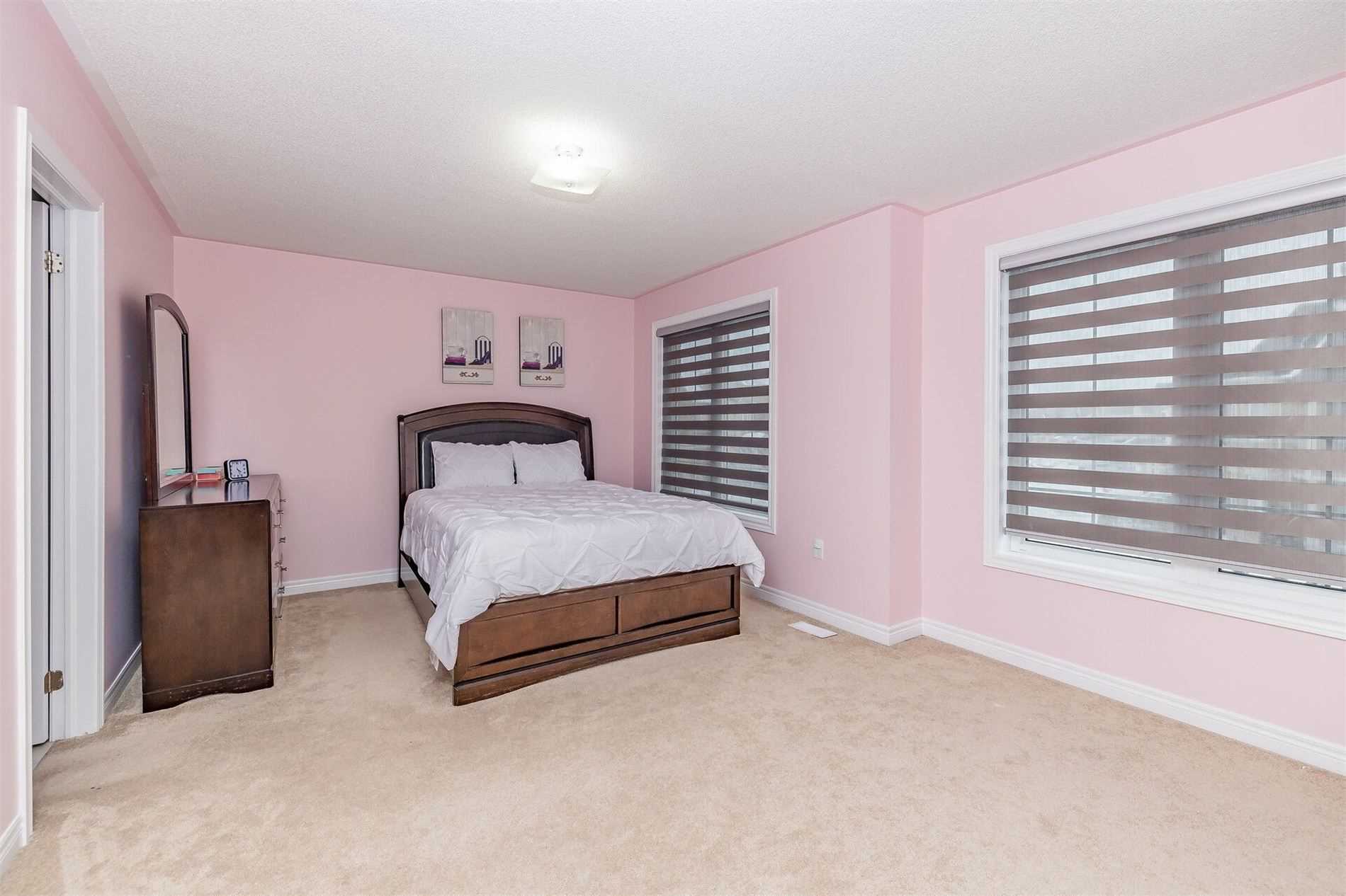 107 Banbridge Cres