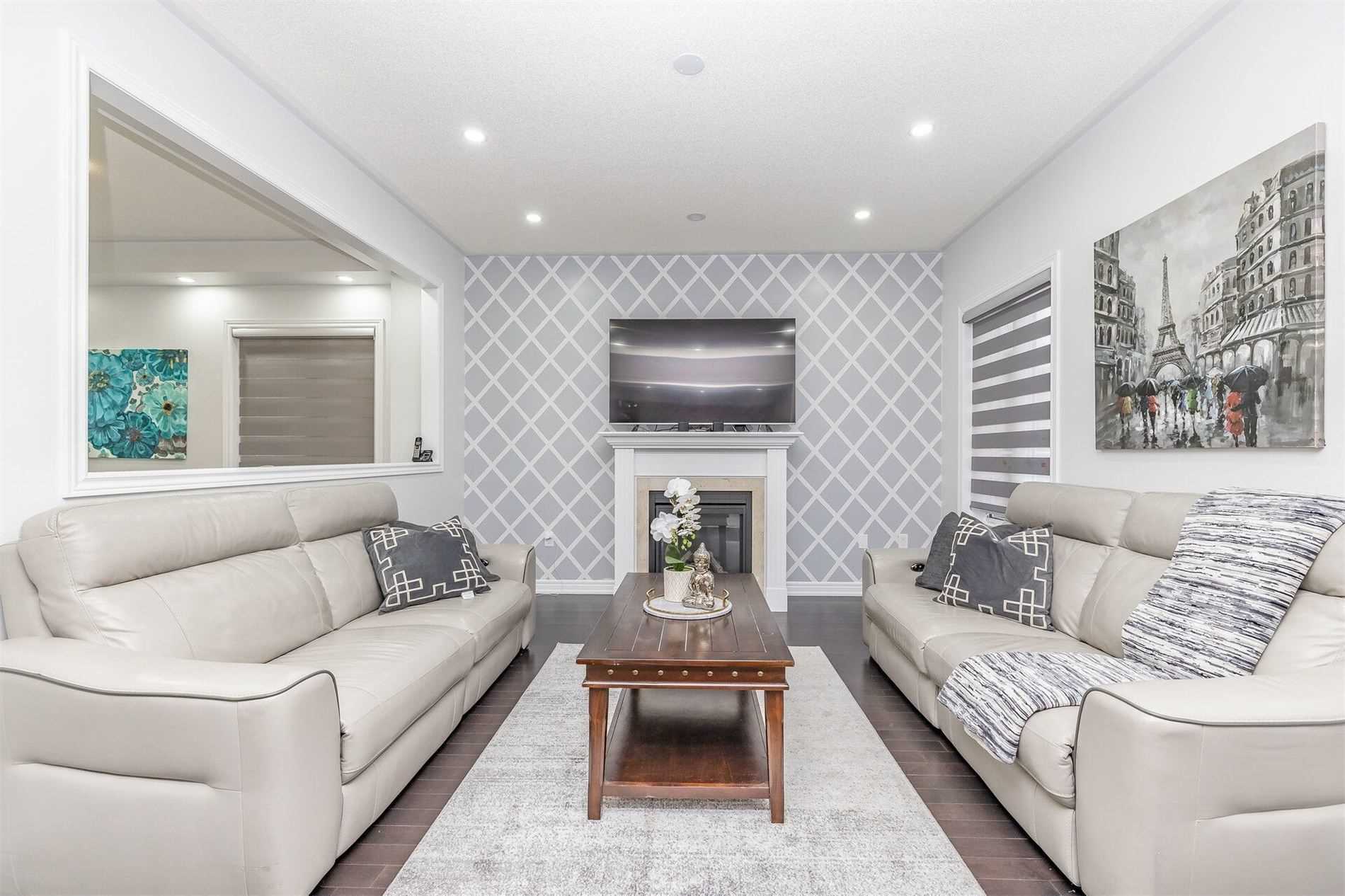 107 Banbridge Cres