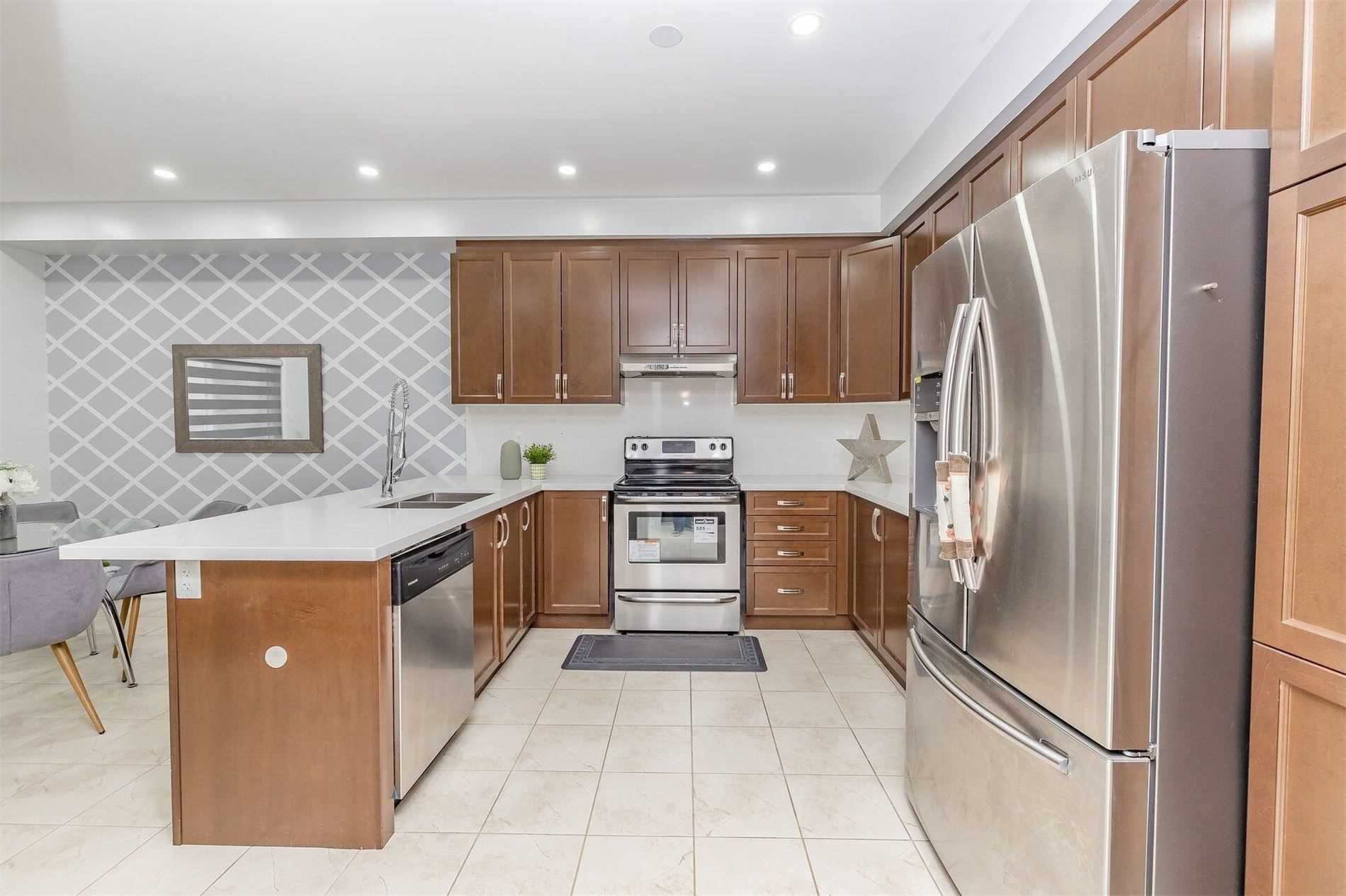 107 Banbridge Cres