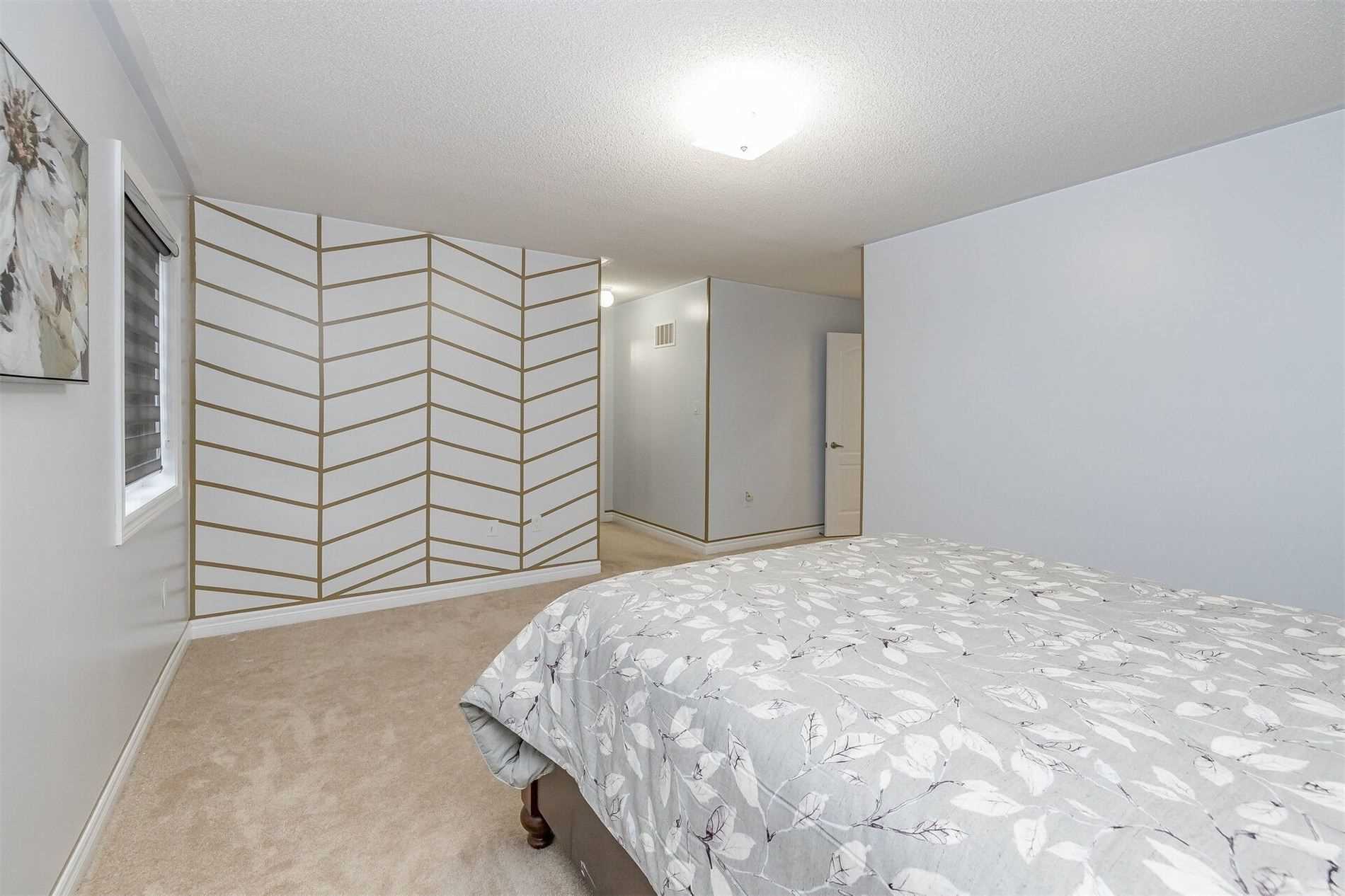 107 Banbridge Cres