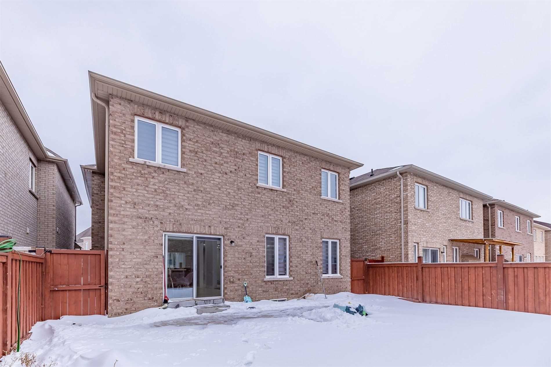 107 Banbridge Cres