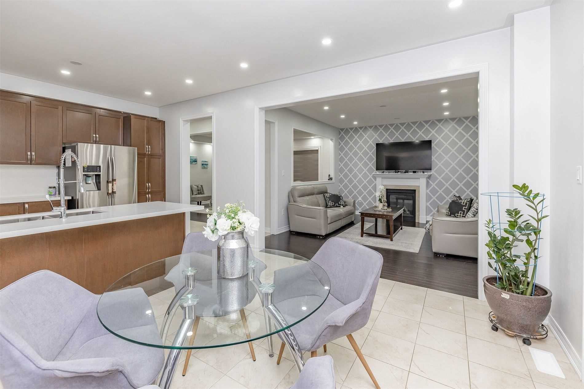 107 Banbridge Cres
