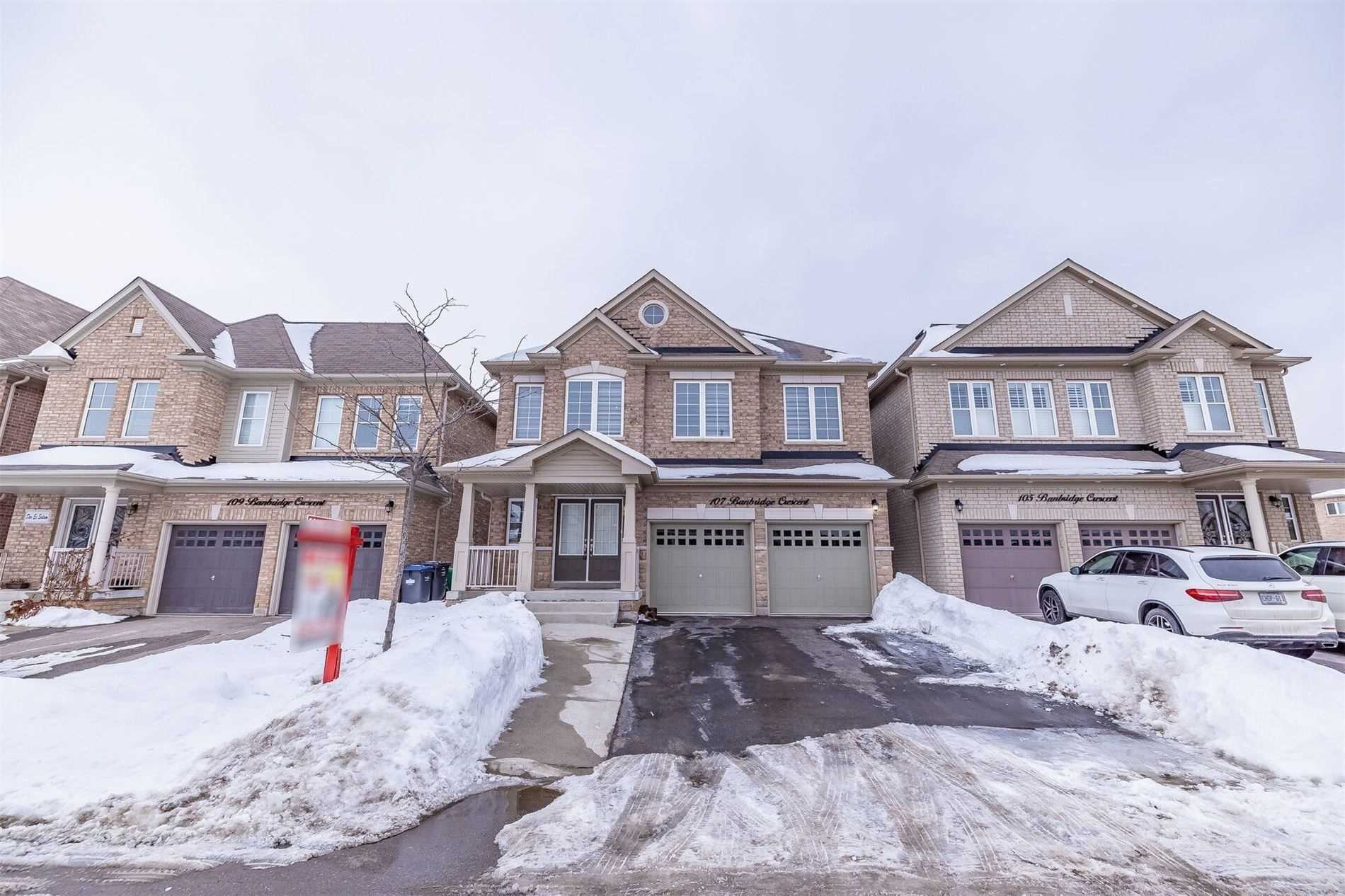 107 Banbridge Cres