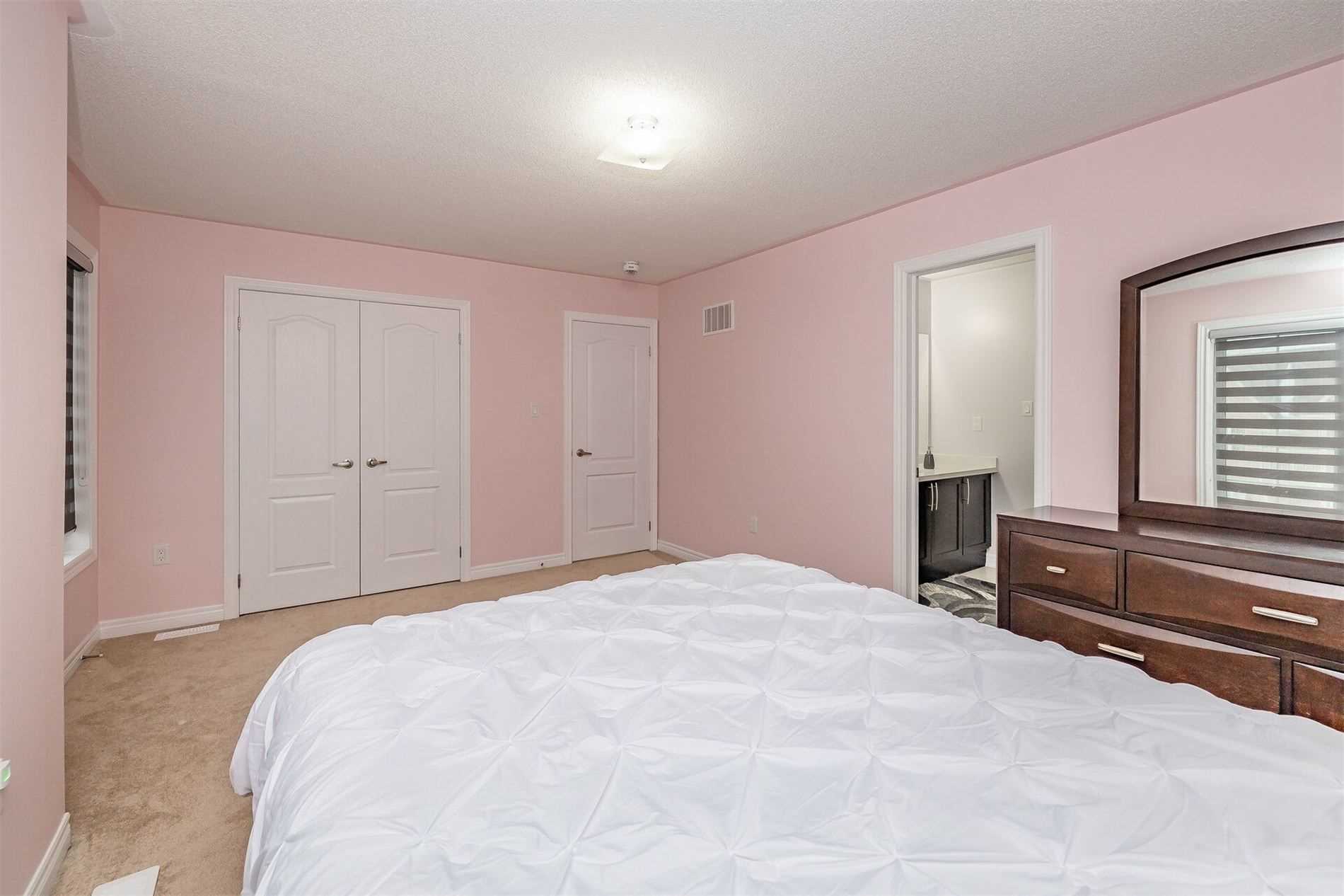 107 Banbridge Cres