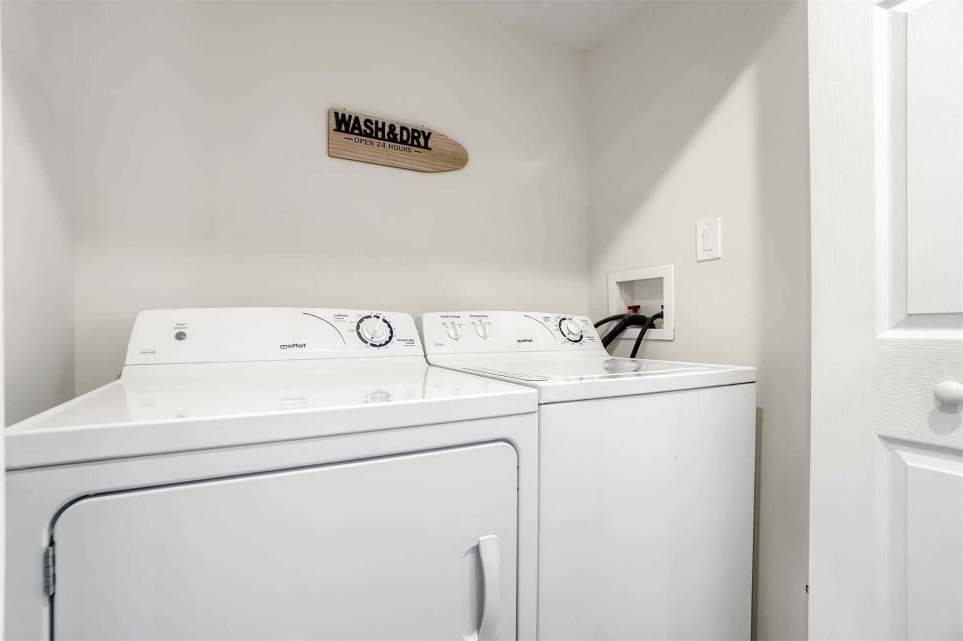154 Baycliffe Cres