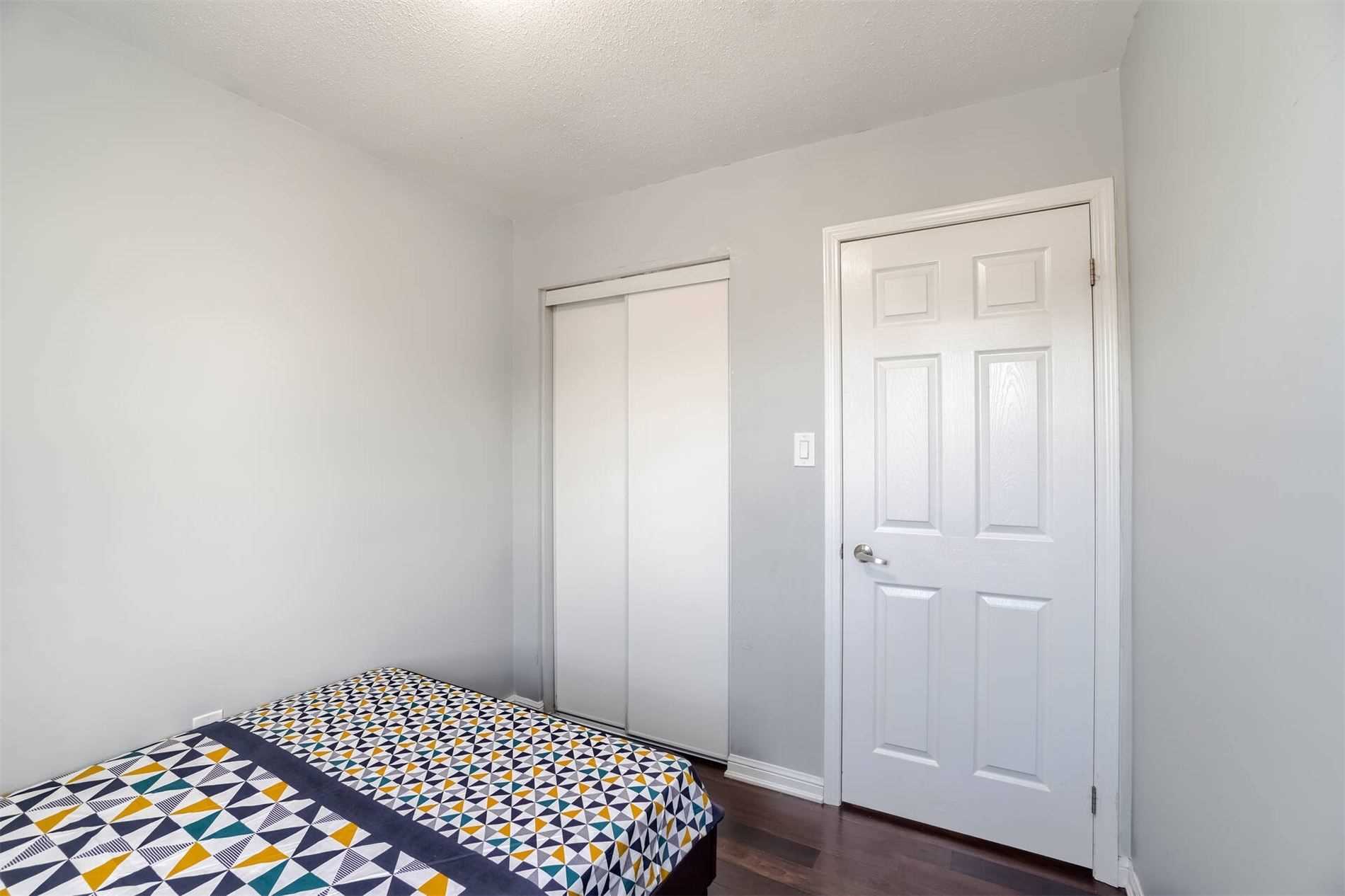154 Baycliffe Cres