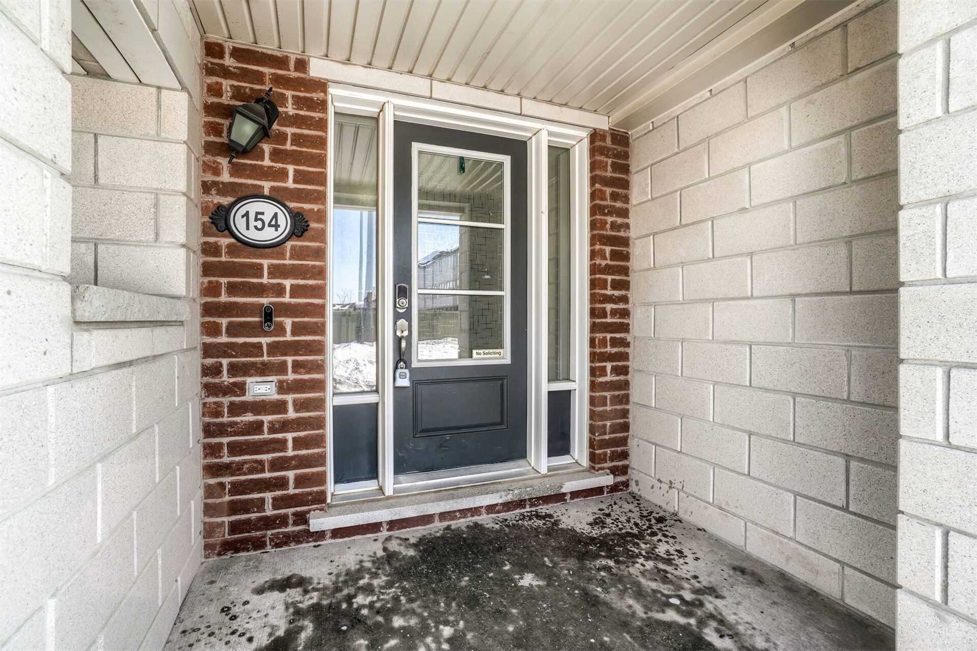 154 Baycliffe Cres