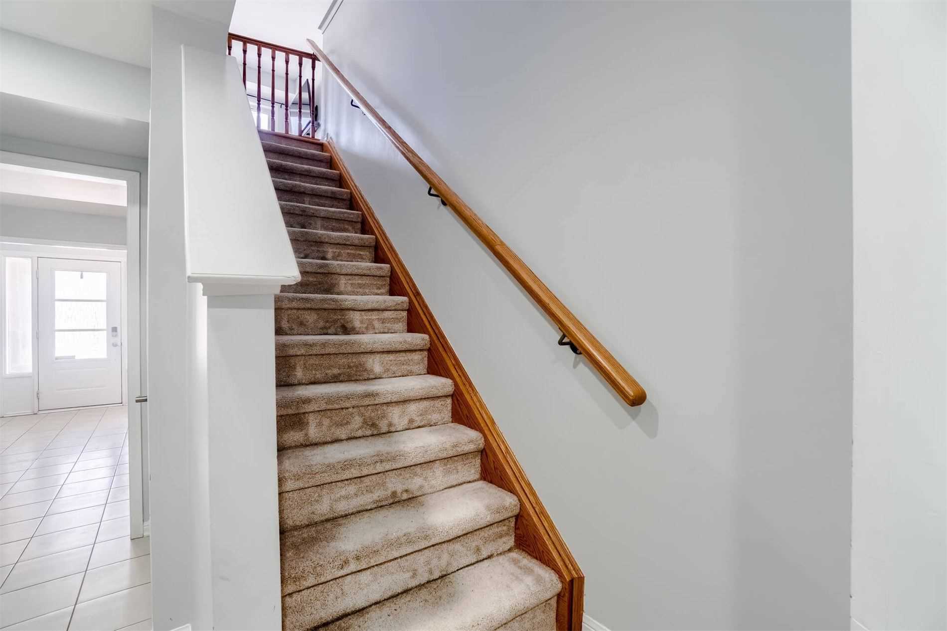 154 Baycliffe Cres