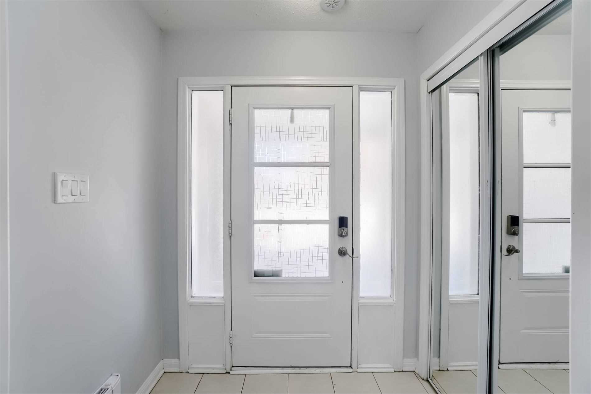 154 Baycliffe Cres
