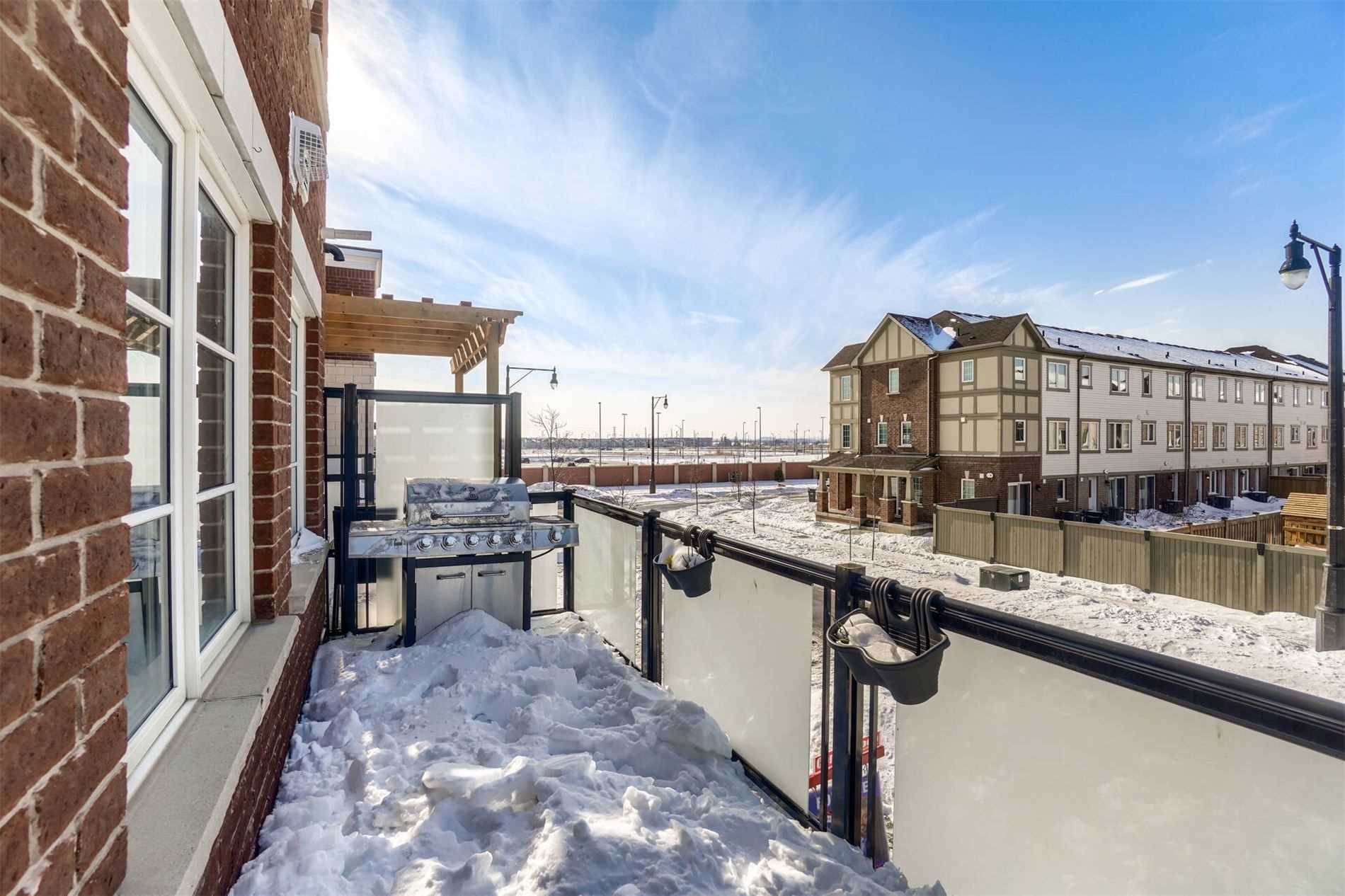 154 Baycliffe Cres