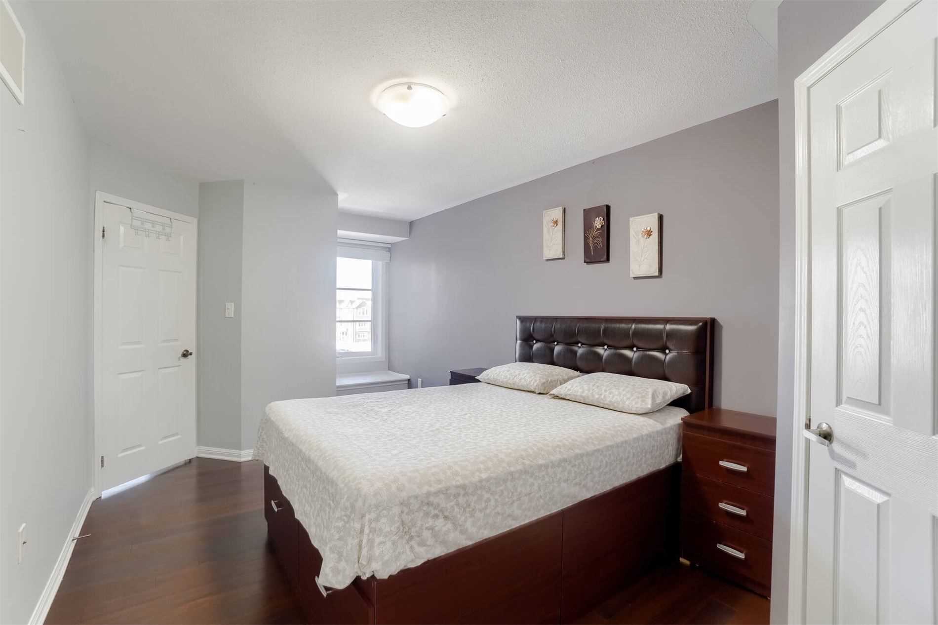 154 Baycliffe Cres