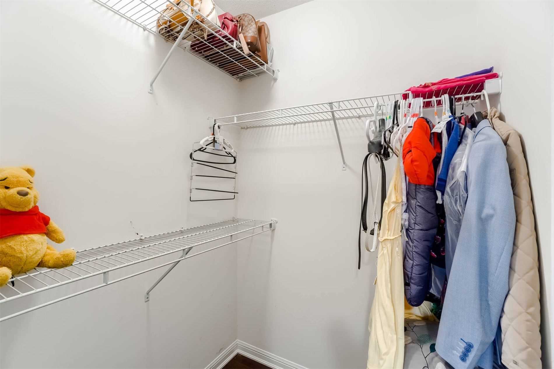154 Baycliffe Cres