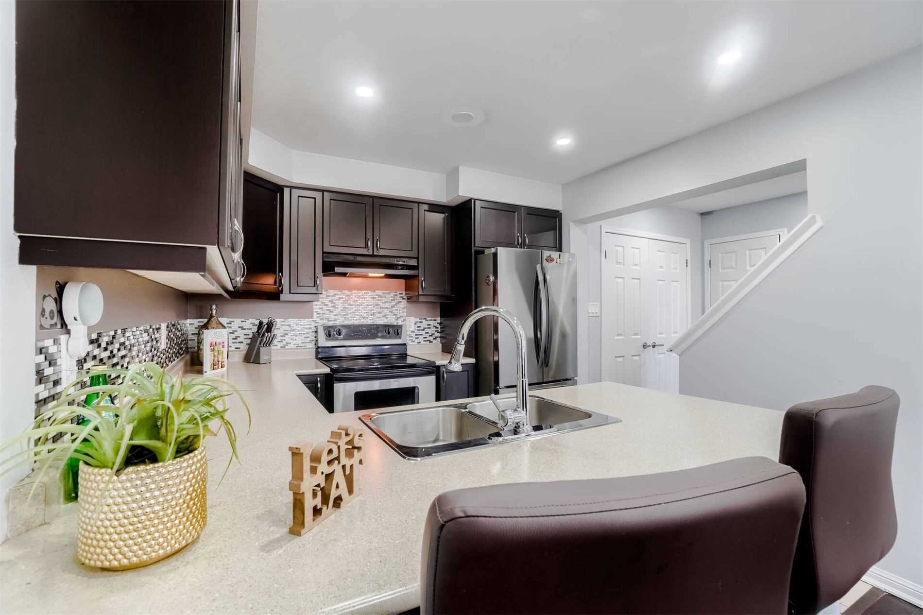 154 Baycliffe Cres