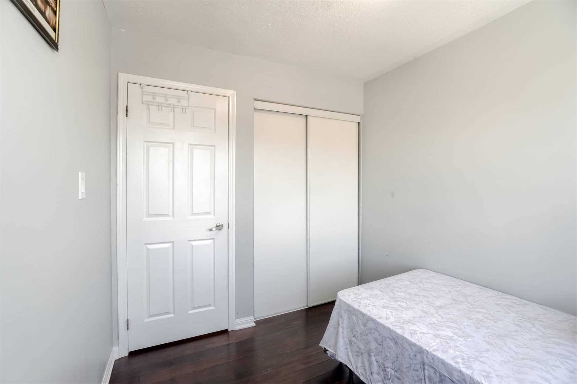 154 Baycliffe Cres