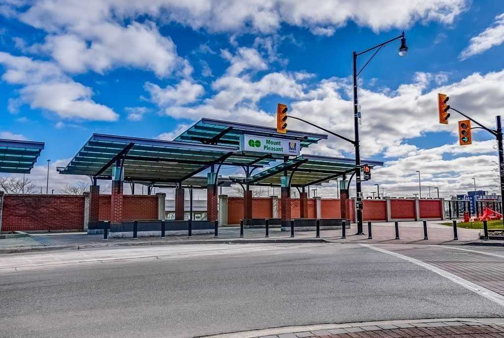 154 Baycliffe Cres