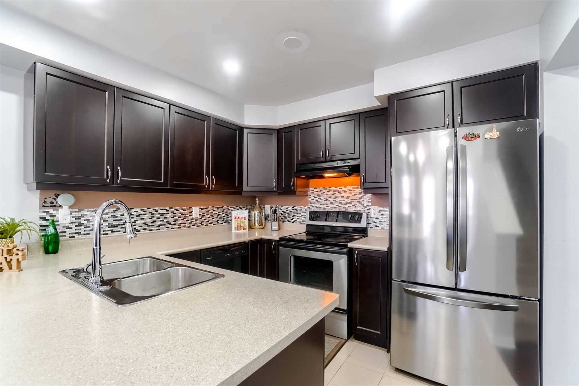 154 Baycliffe Cres