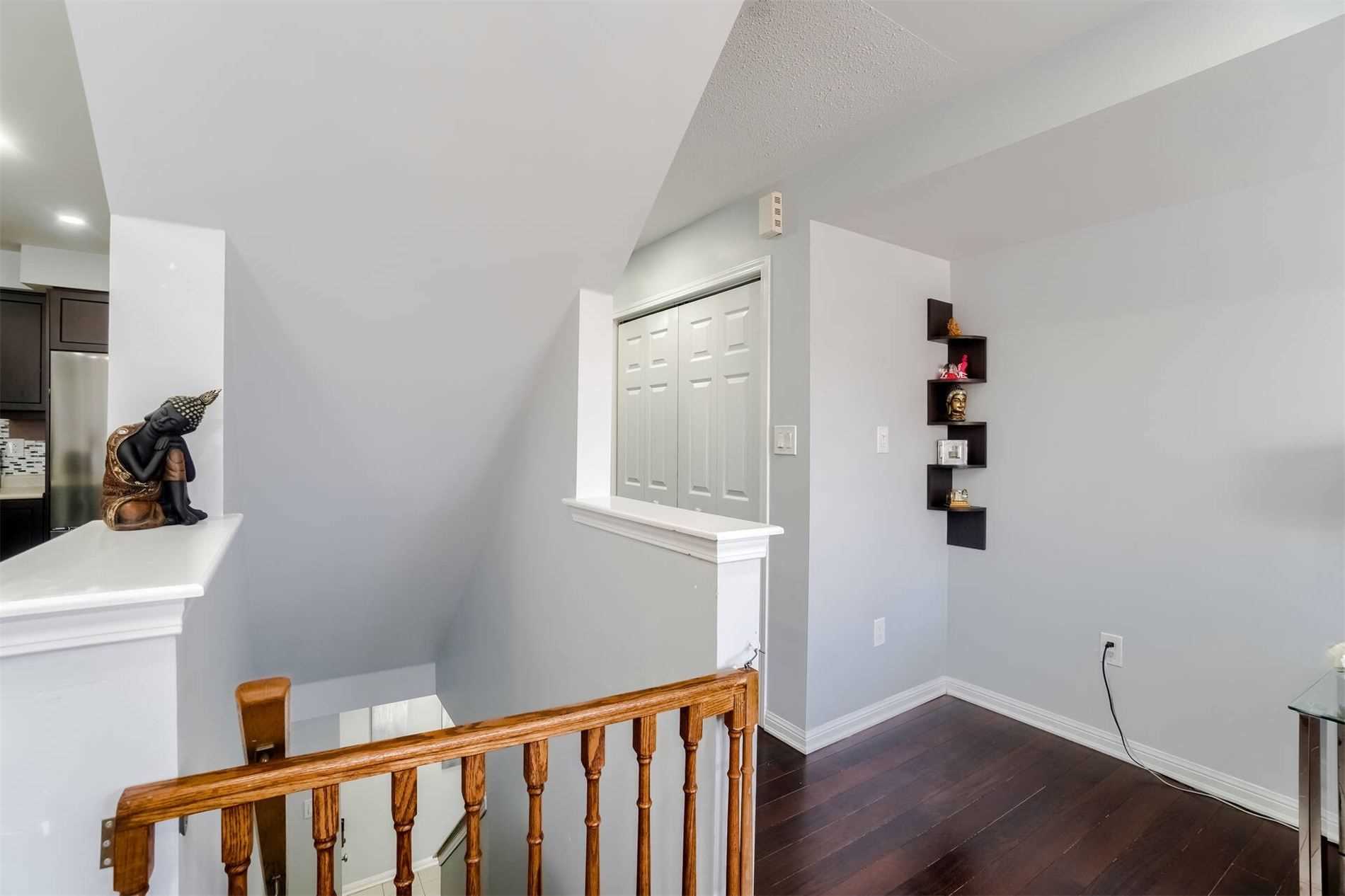 154 Baycliffe Cres