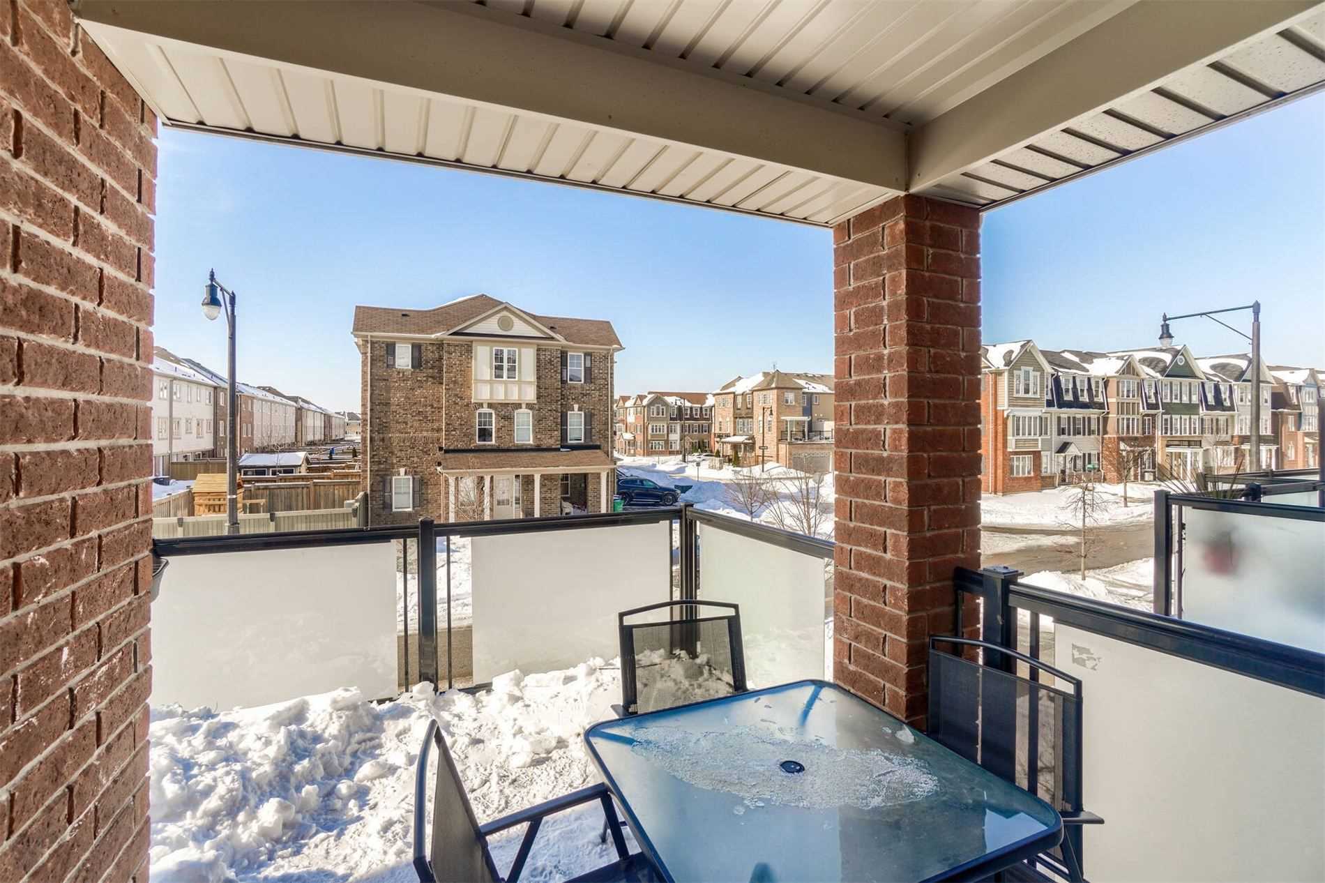 154 Baycliffe Cres