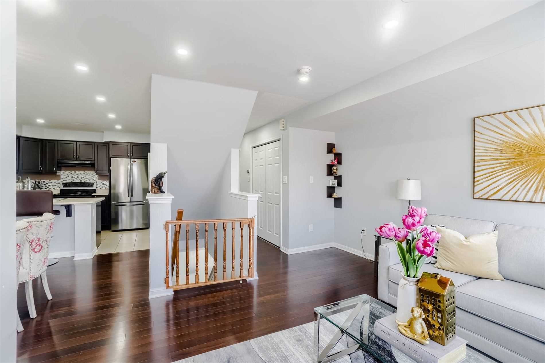 154 Baycliffe Cres