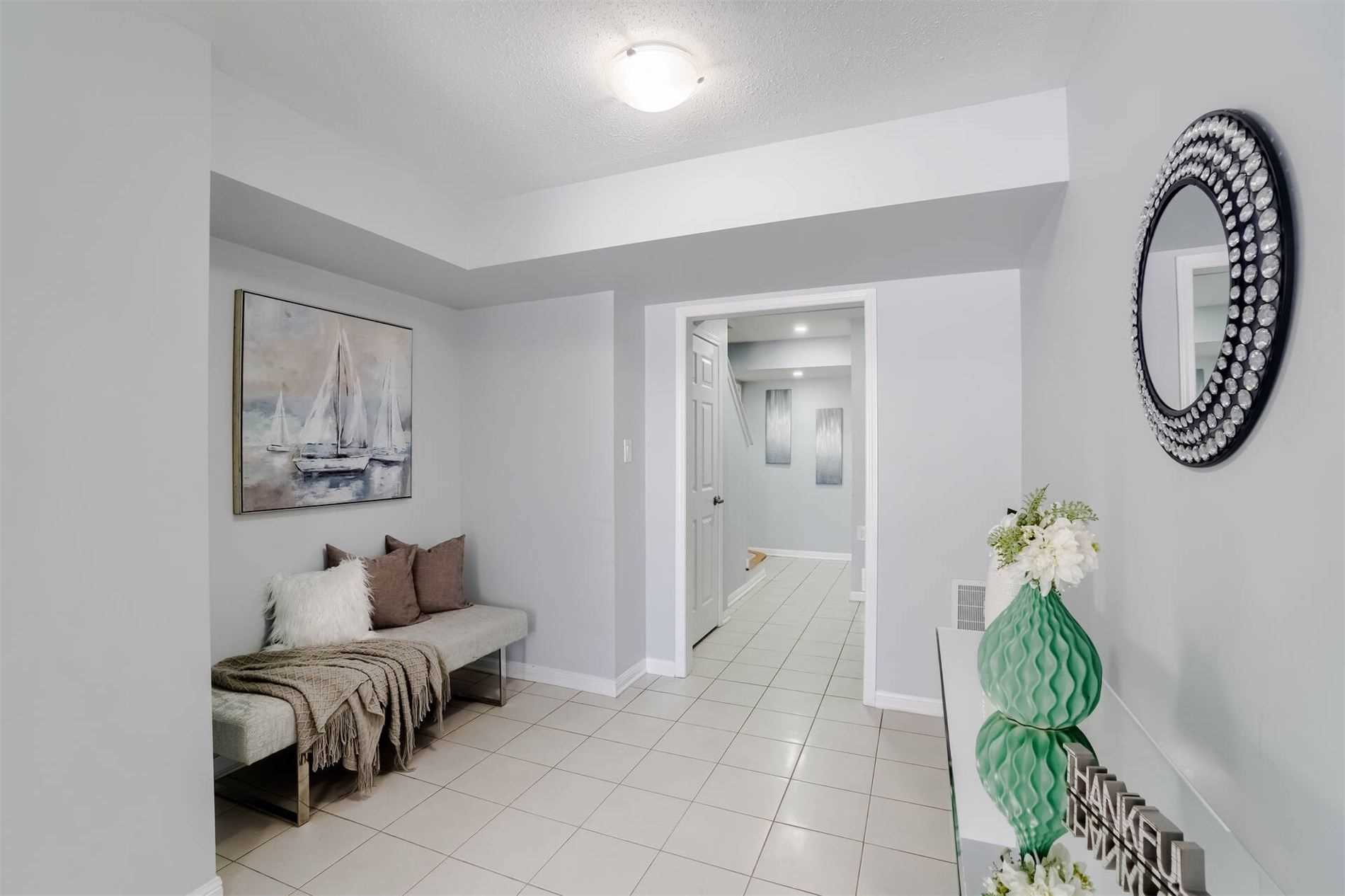 154 Baycliffe Cres