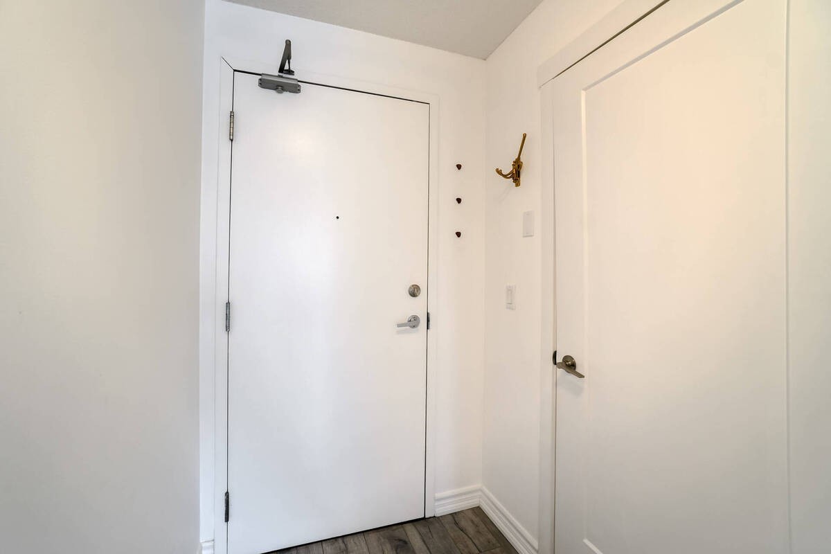 4 Elsinore Path, #209