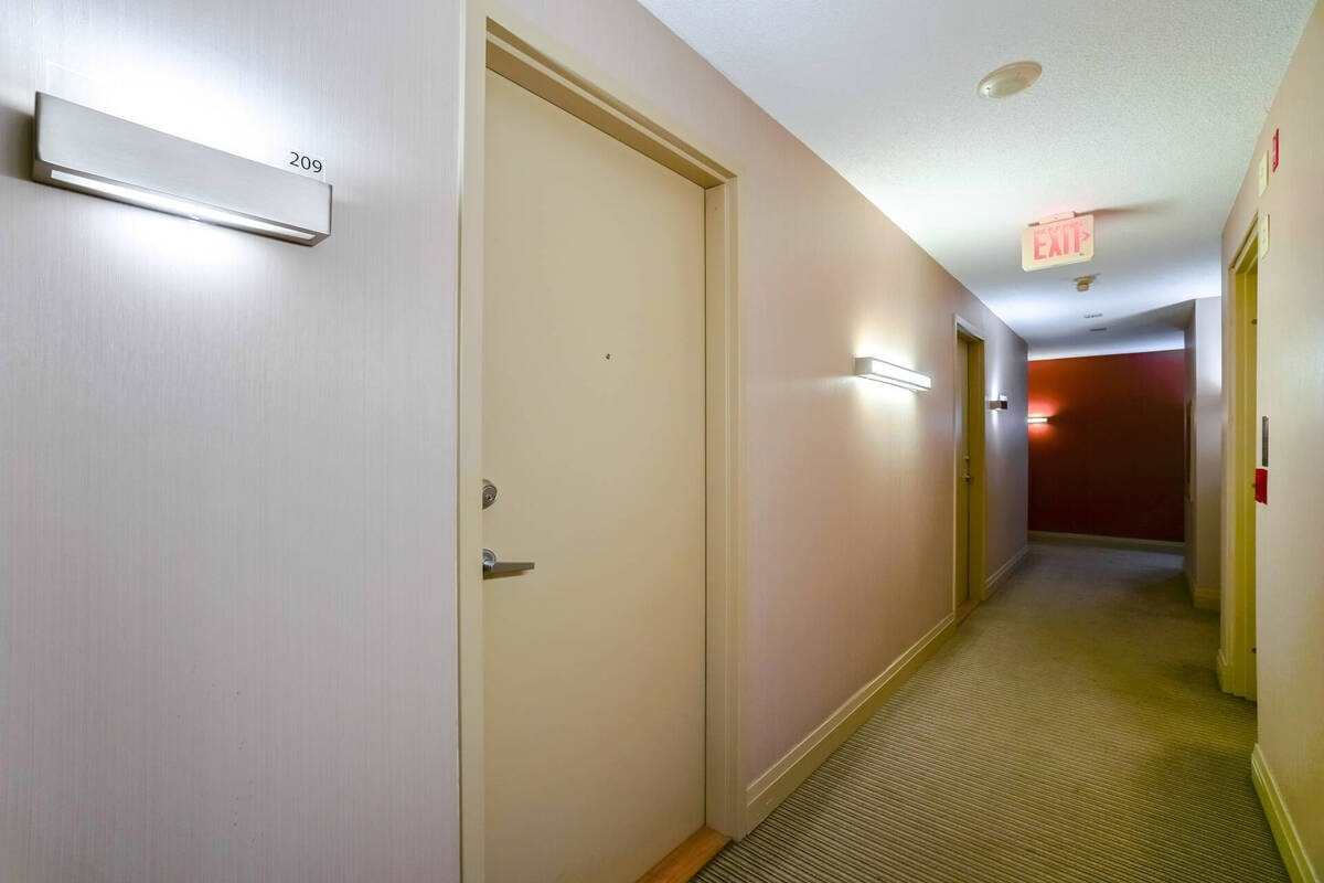 4 Elsinore Path, #209