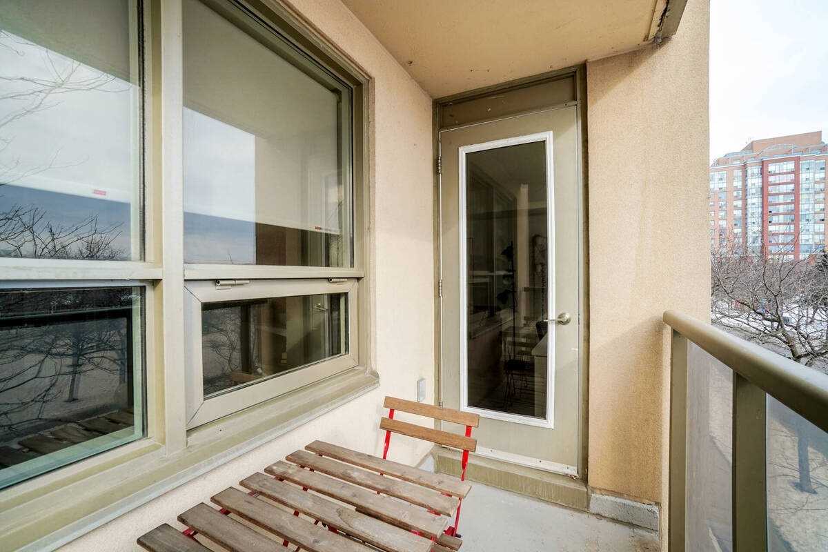 4 Elsinore Path, #209