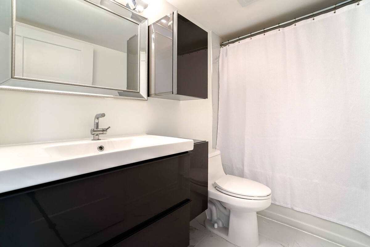 4 Elsinore Path, #209