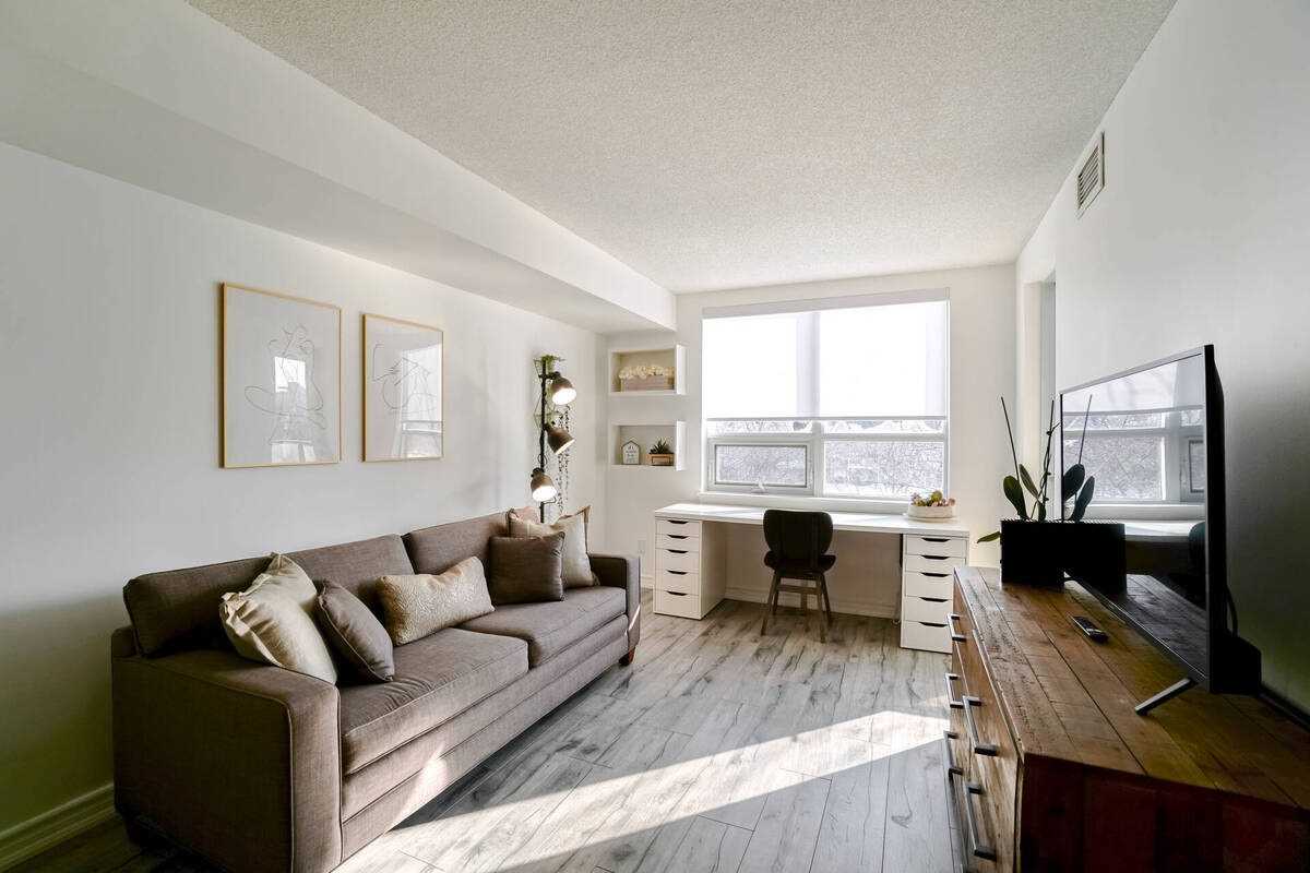 4 Elsinore Path, #209