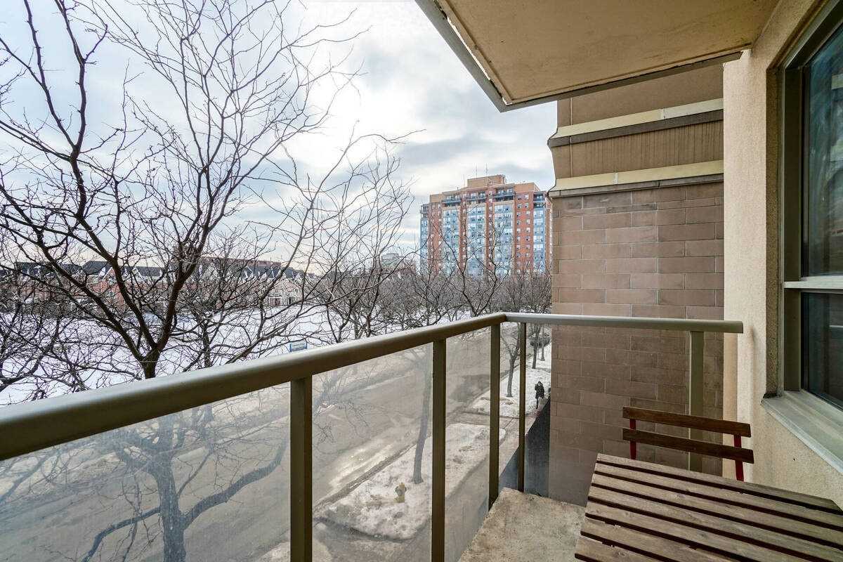 4 Elsinore Path, #209