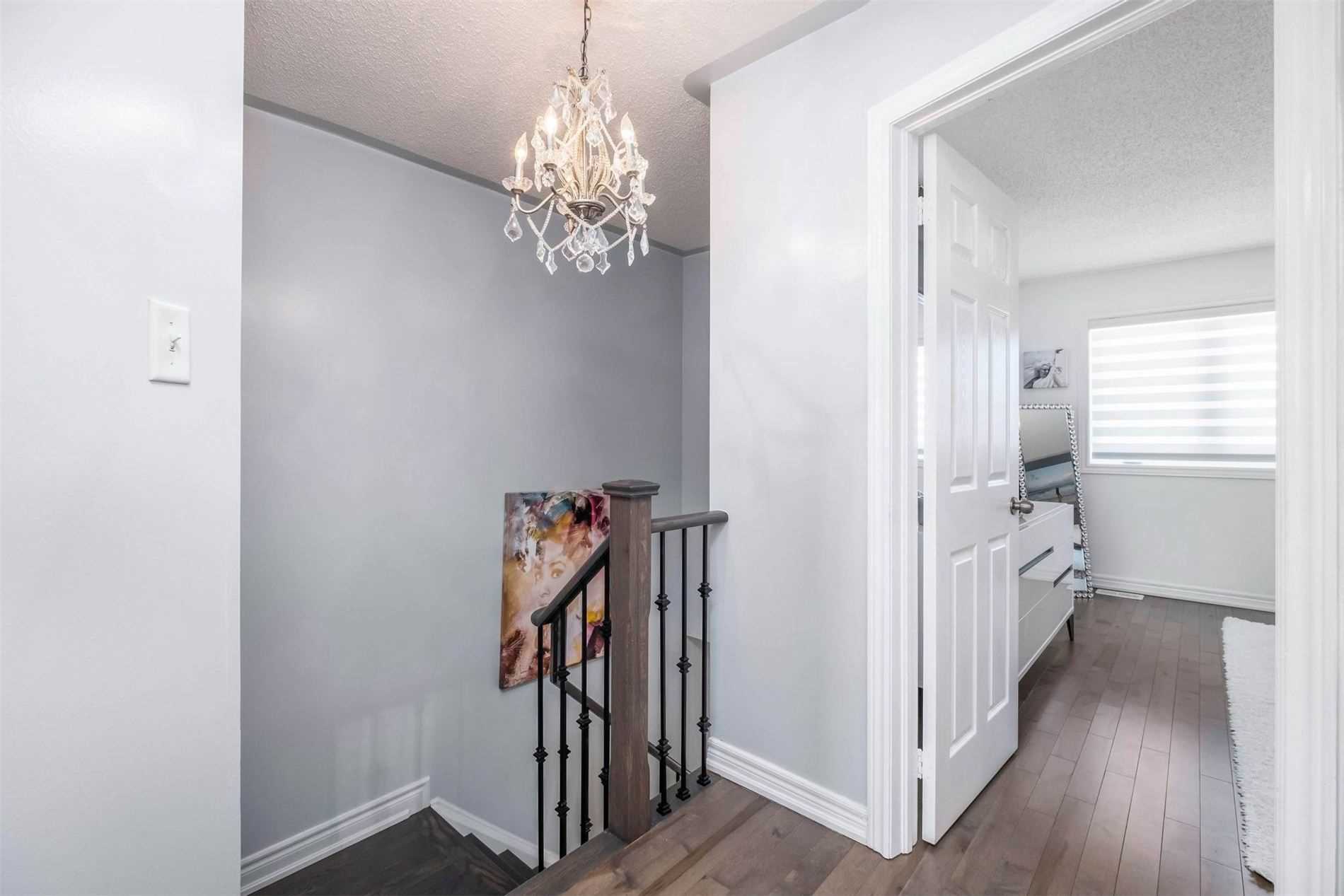 13 Manorwood Crt