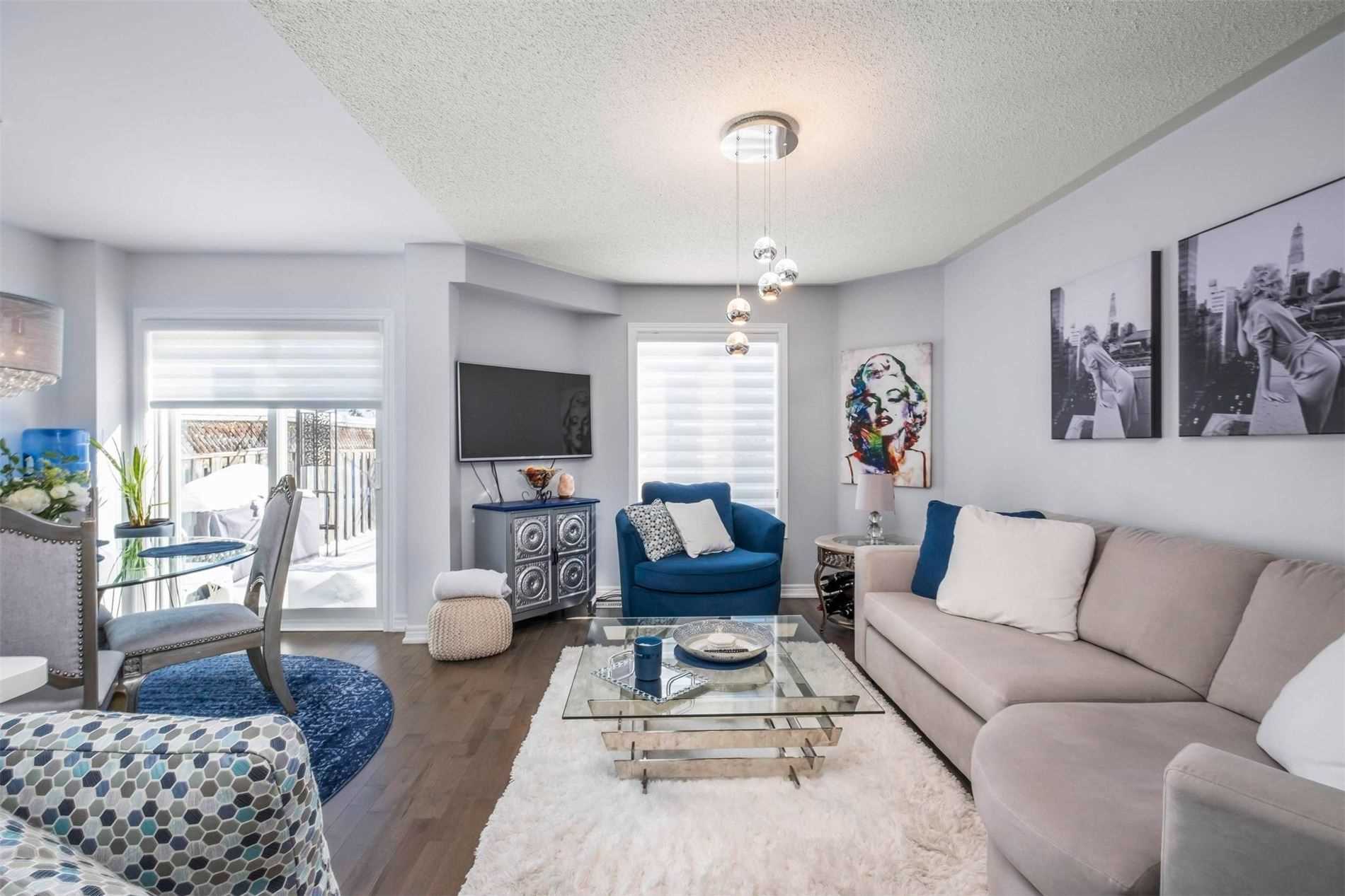13 Manorwood Crt