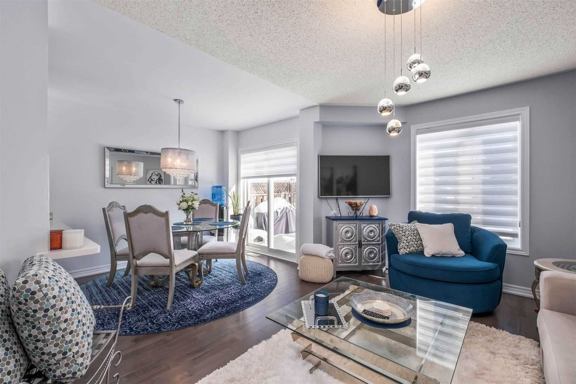 13 Manorwood Crt