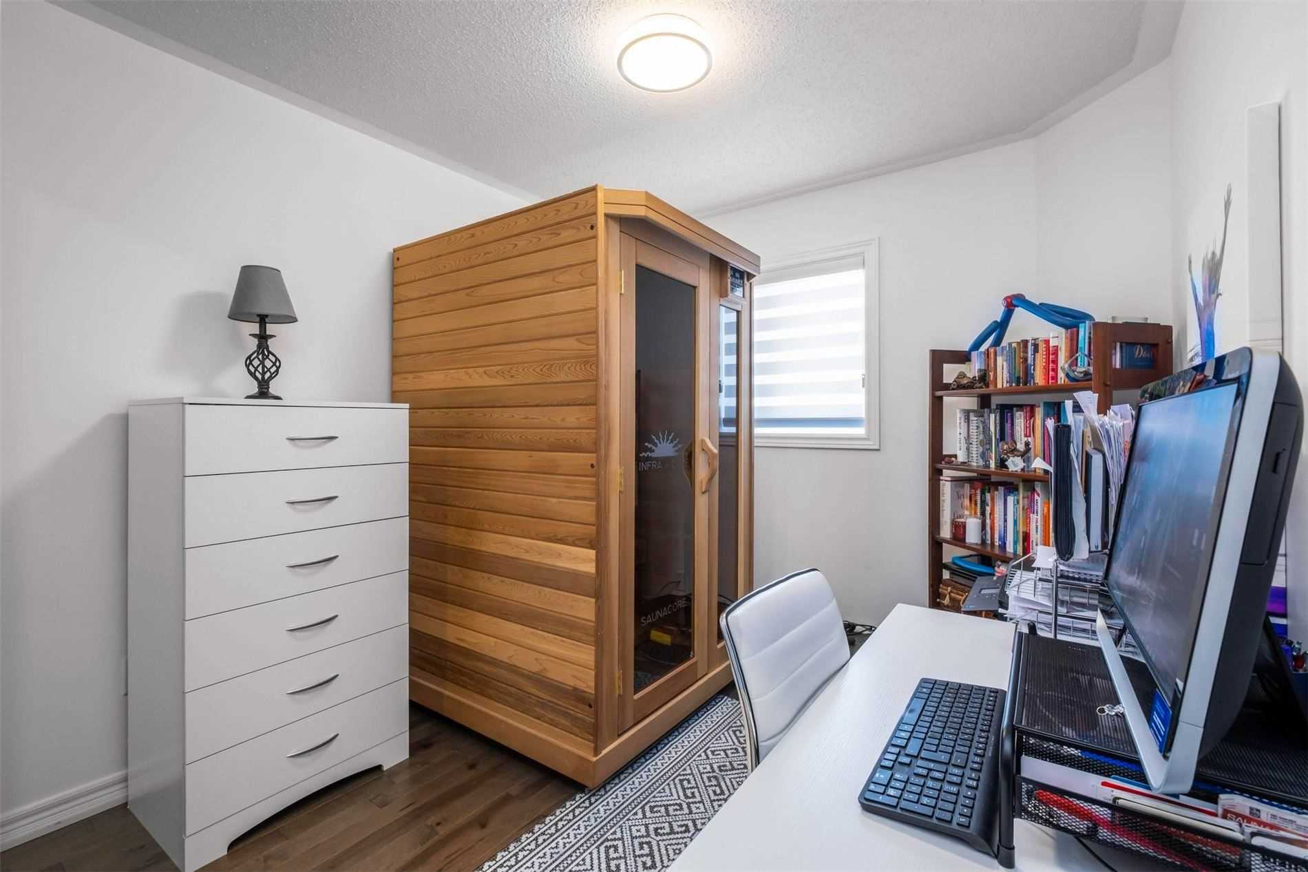13 Manorwood Crt