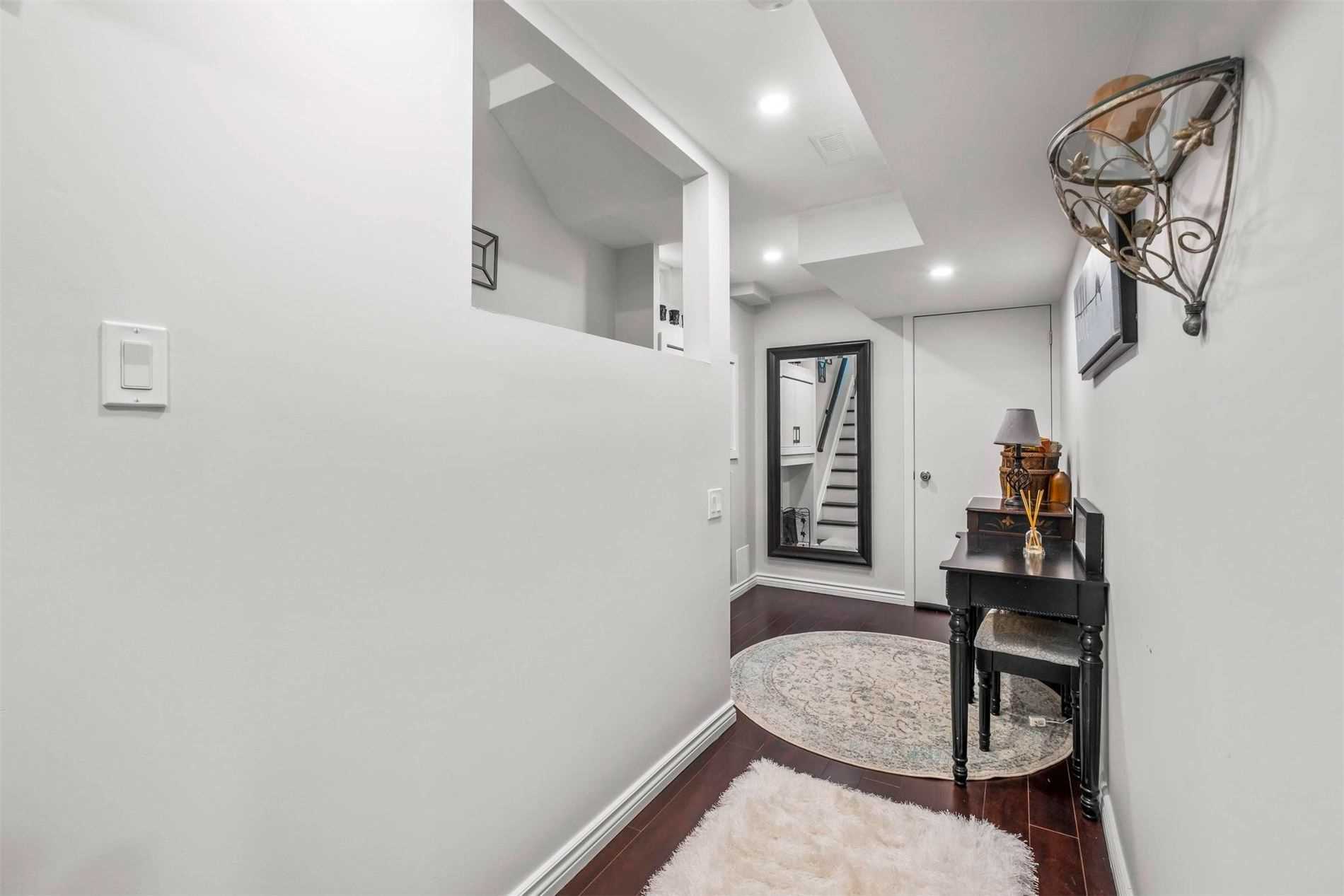 13 Manorwood Crt