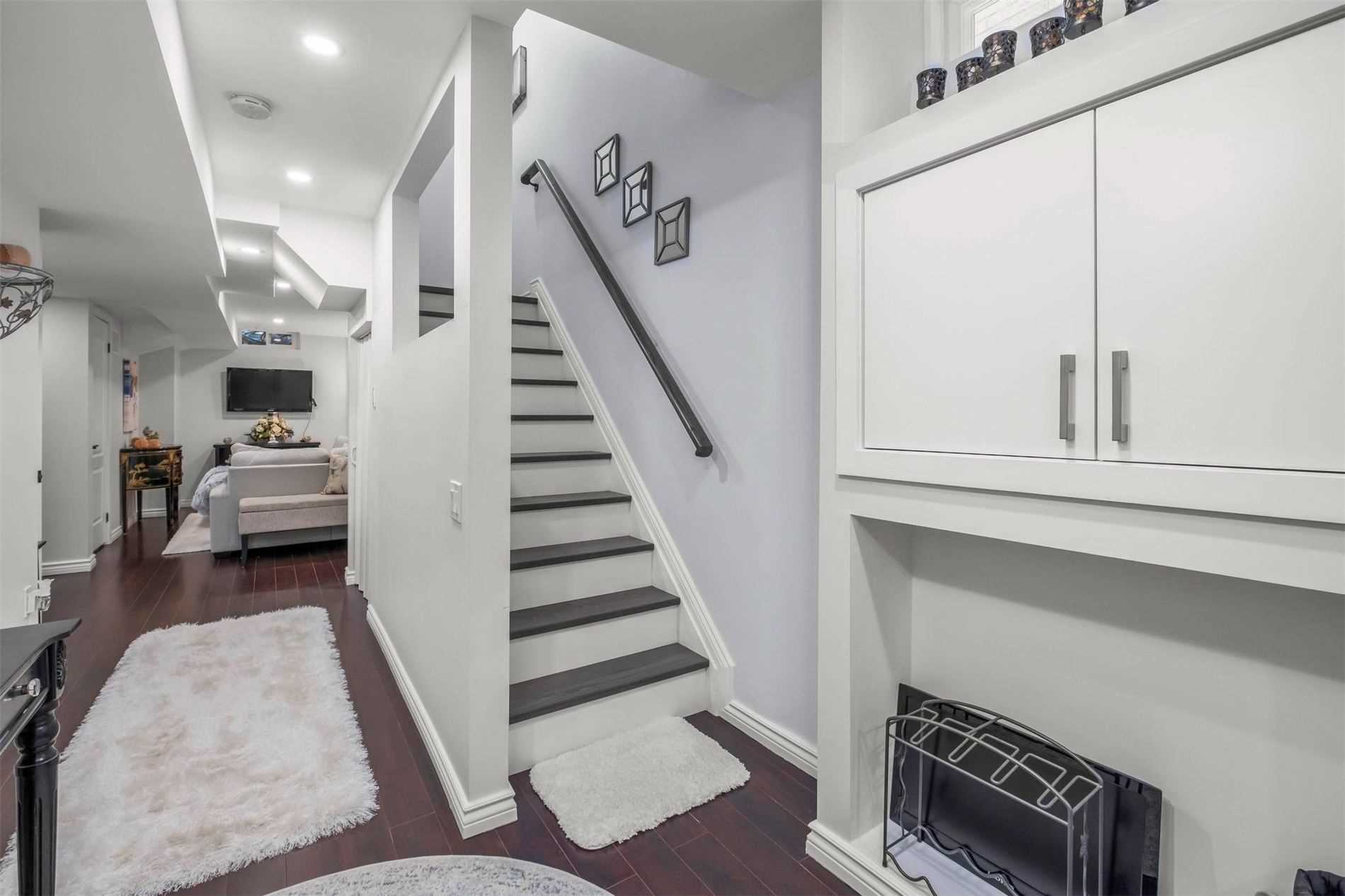 13 Manorwood Crt