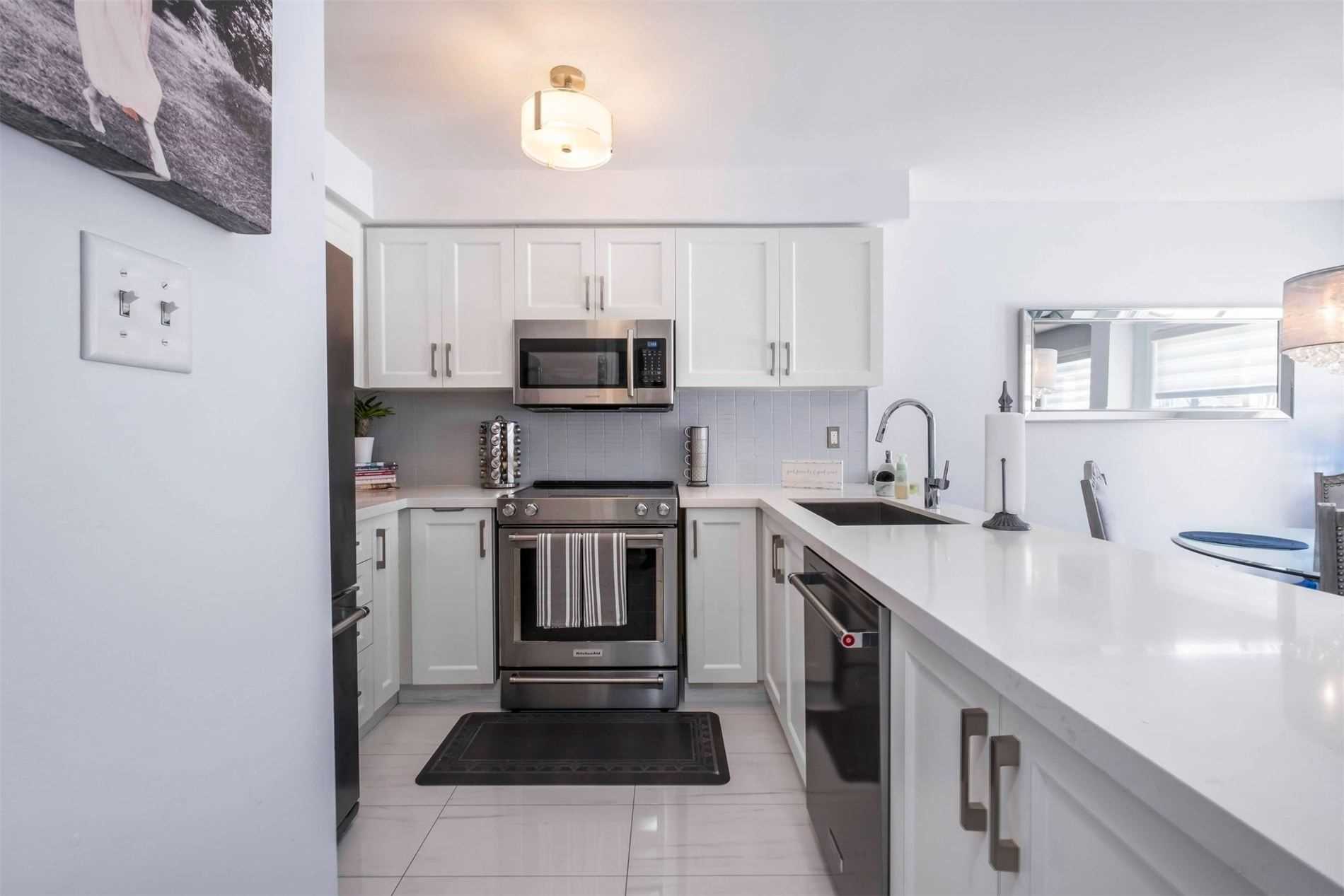 13 Manorwood Crt