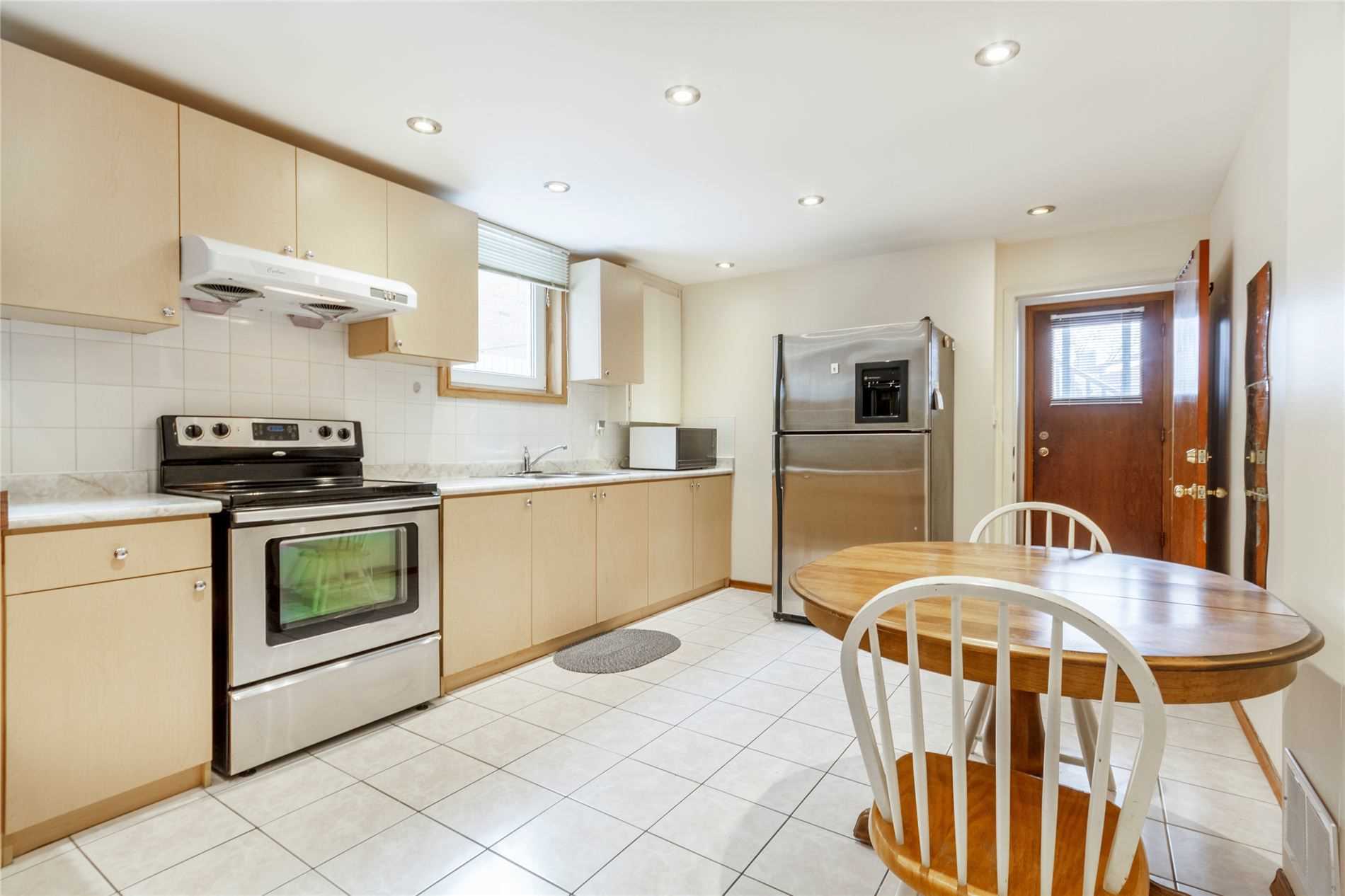 4136 Dunmow Cres, #Lower