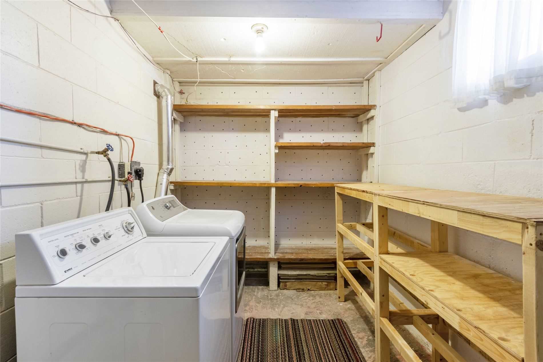 4136 Dunmow Cres, #Lower