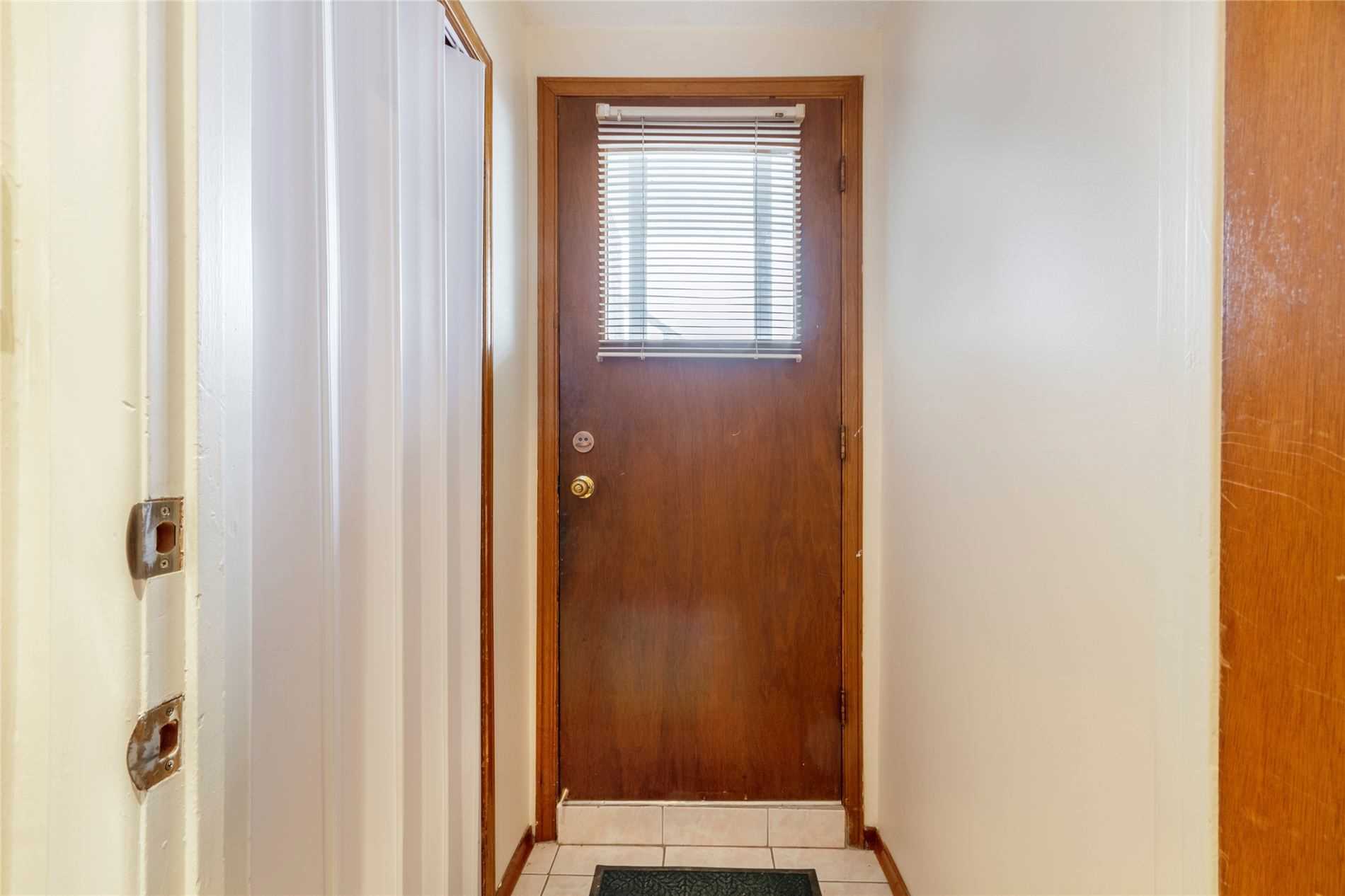 4136 Dunmow Cres, #Lower
