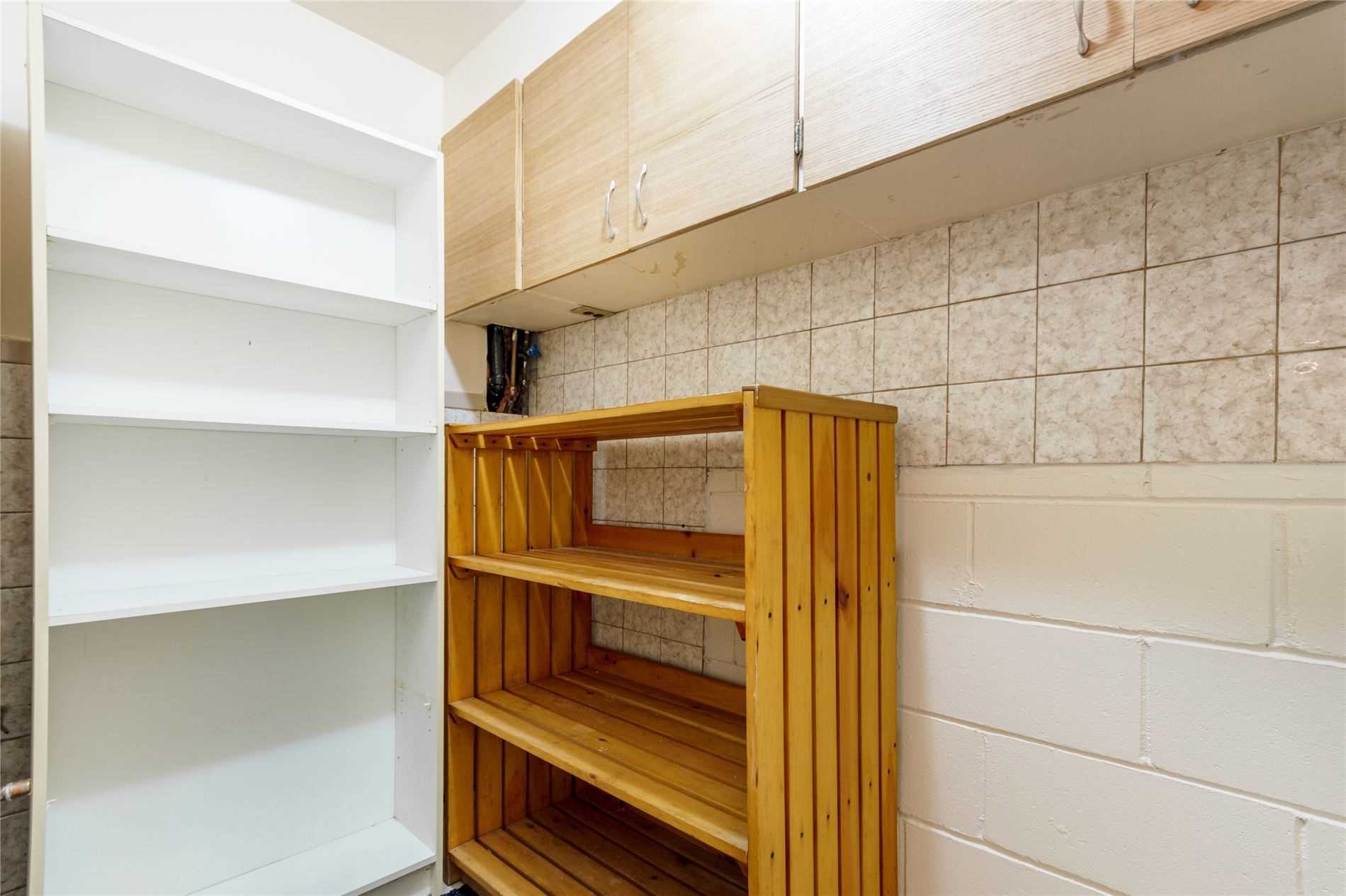 4136 Dunmow Cres, #Lower