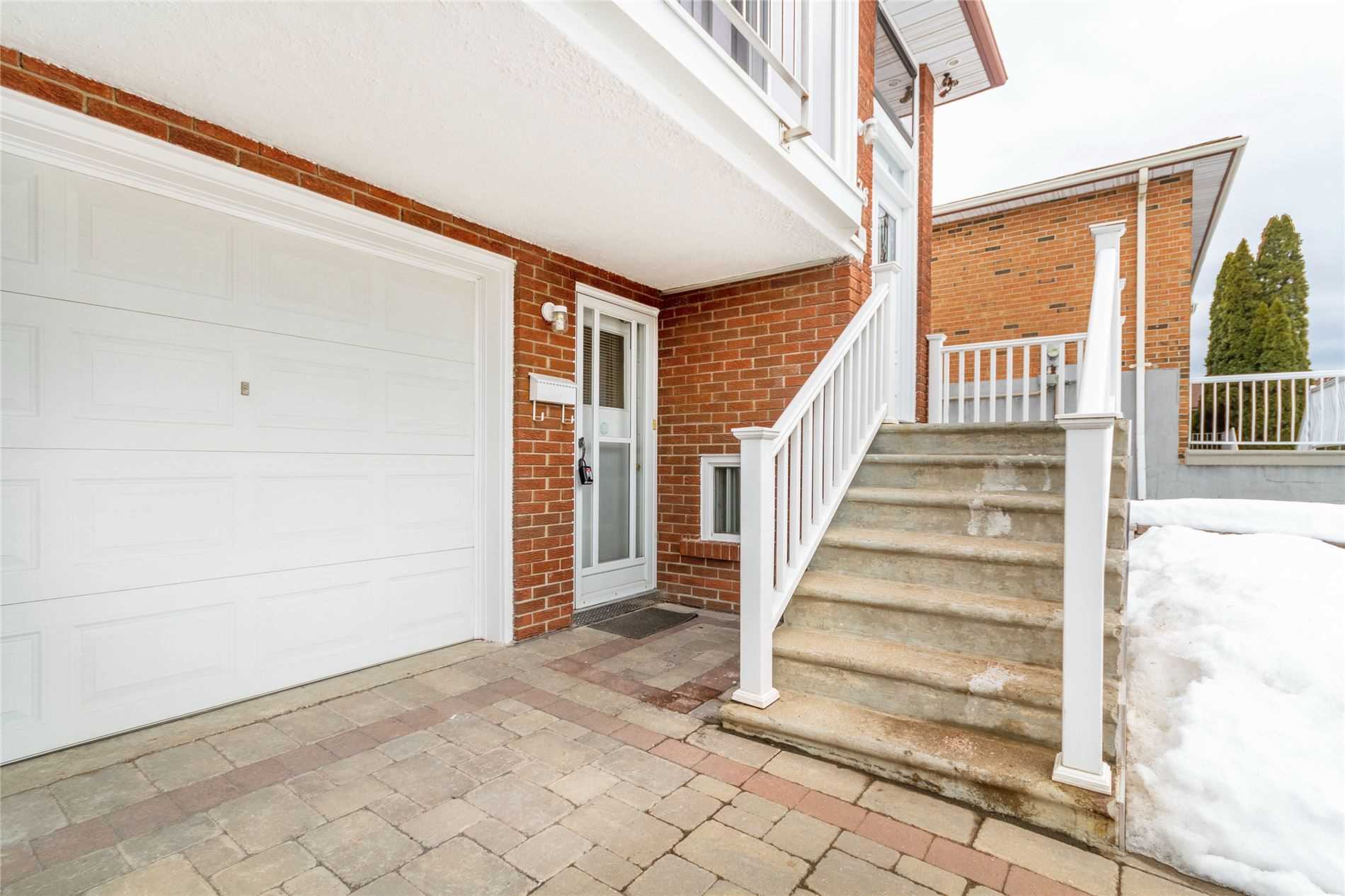 4136 Dunmow Cres, #Lower