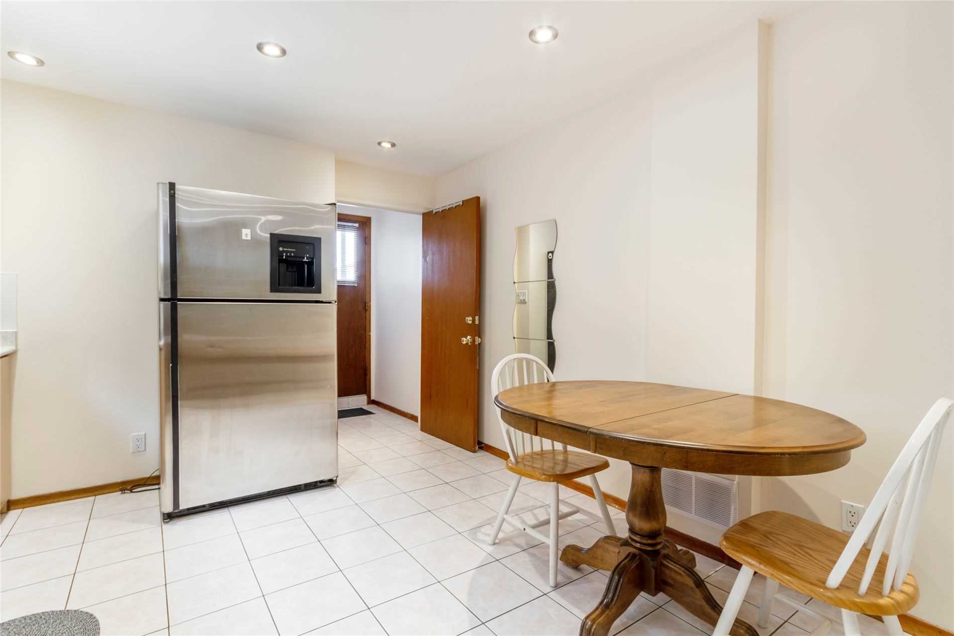 4136 Dunmow Cres, #Lower