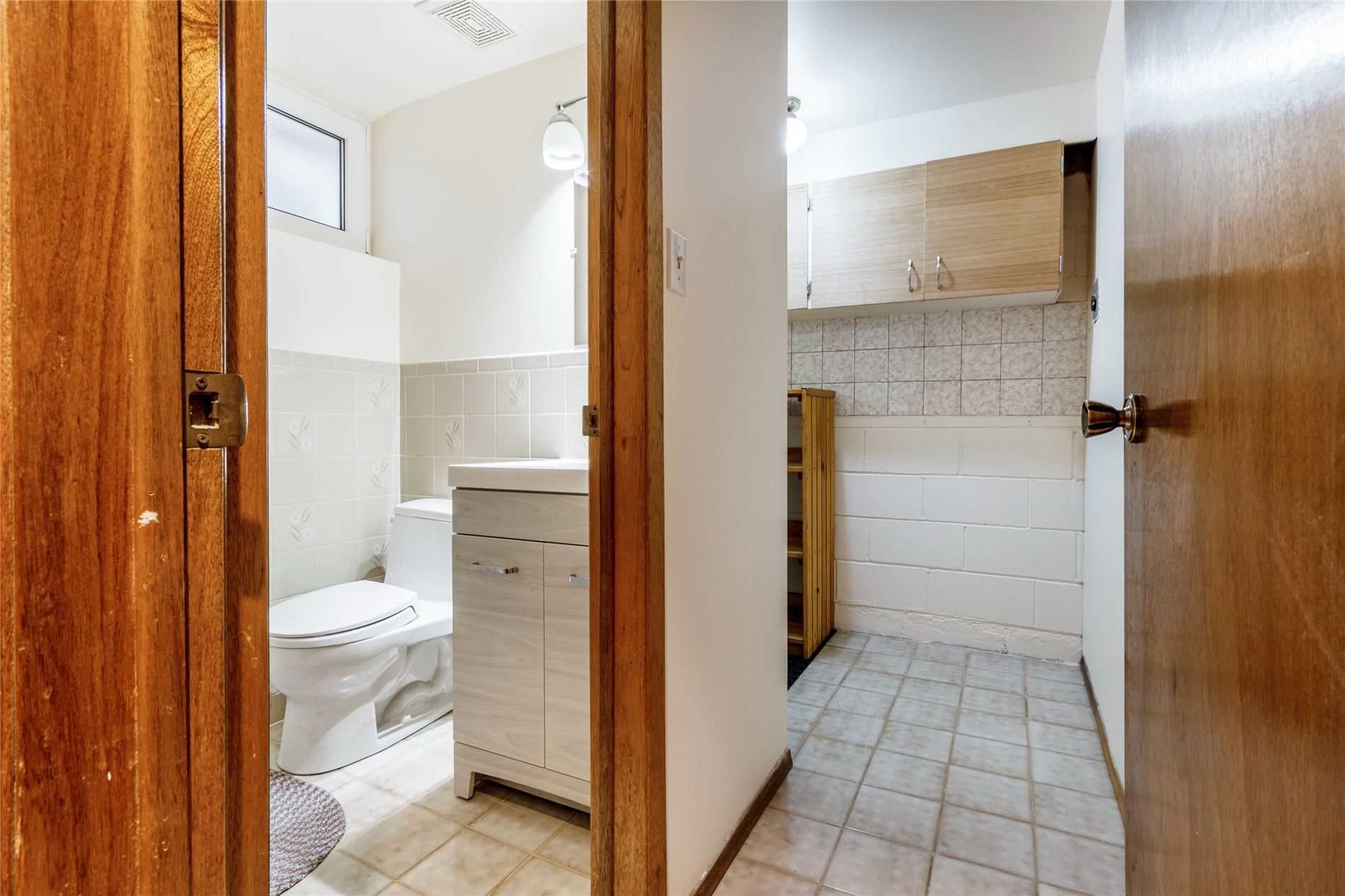 4136 Dunmow Cres, #Lower