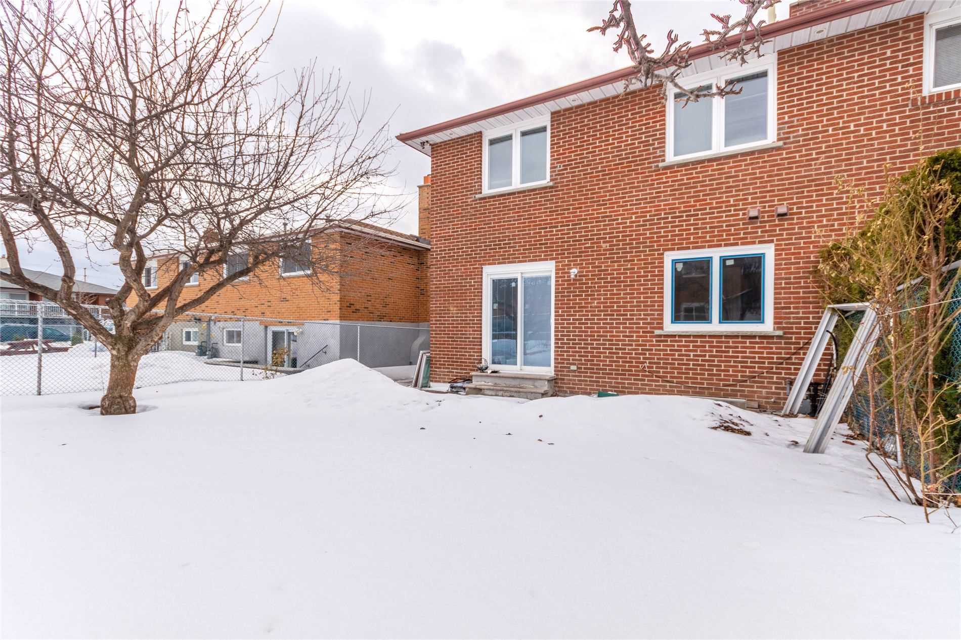 4136 Dunmow Cres, #Lower