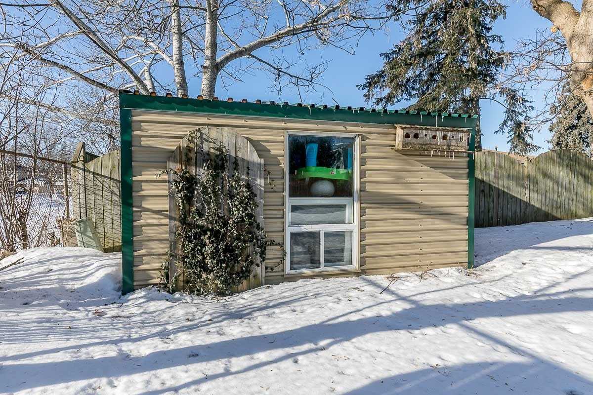 3 Lockton Cres