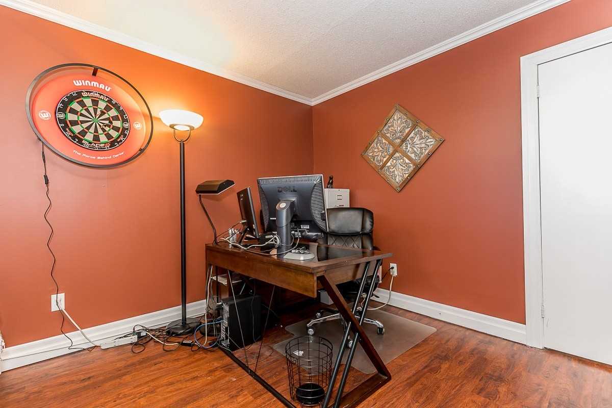 3 Lockton Cres