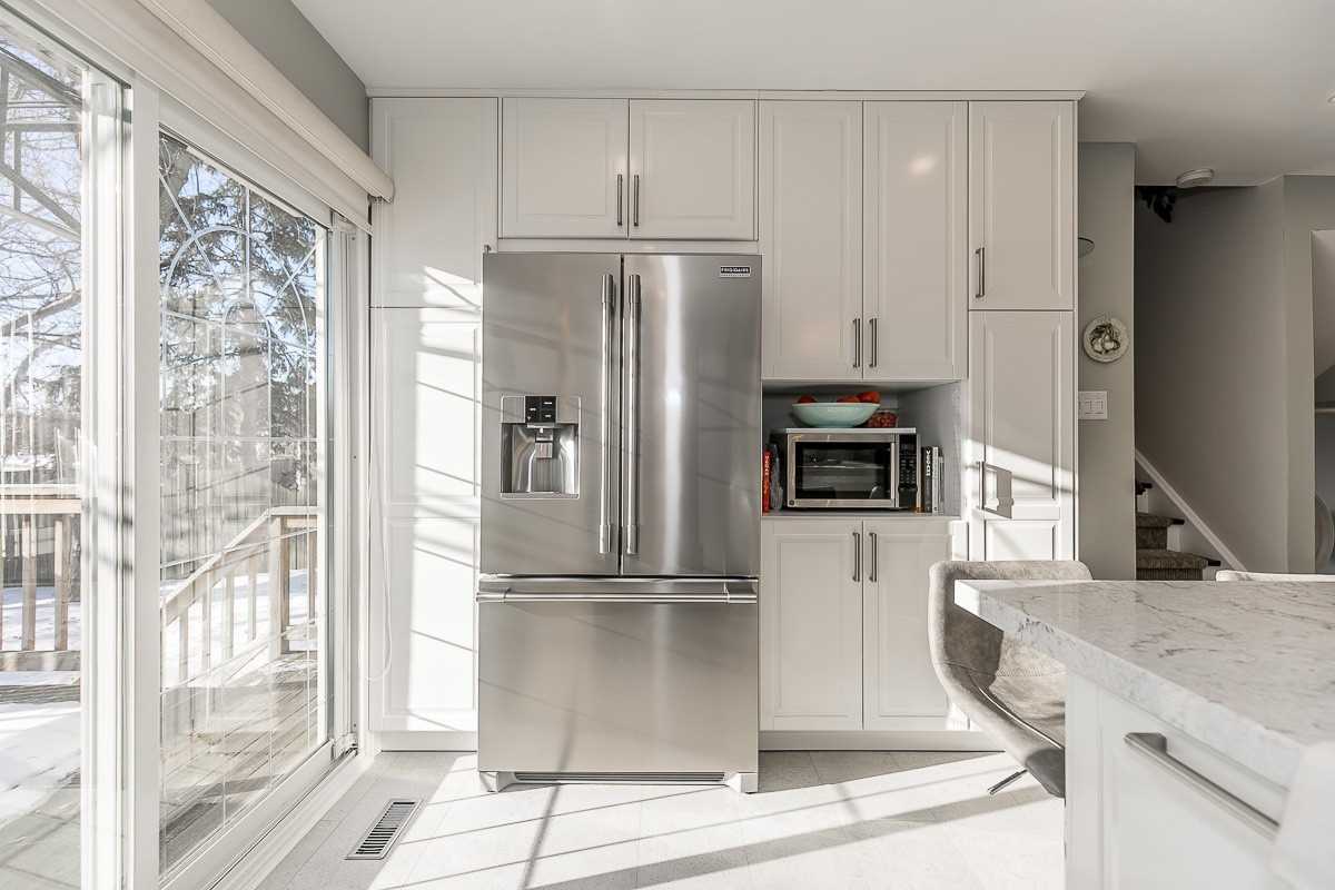 3 Lockton Cres