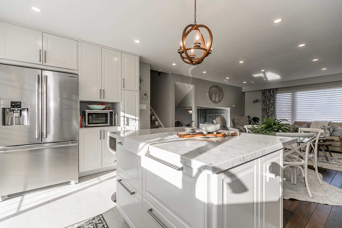 3 Lockton Cres